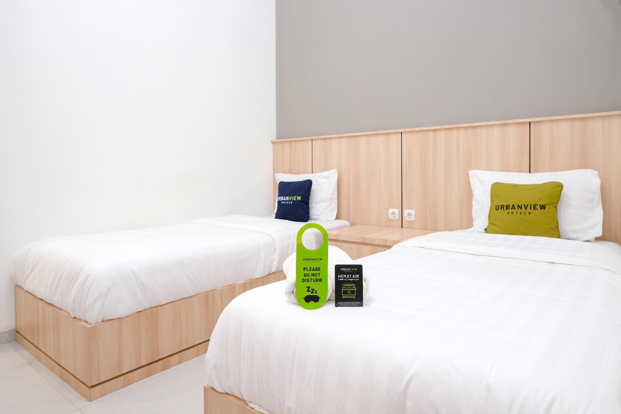 Urbanview Hotel Subali Purwokerto Superior Twin Room