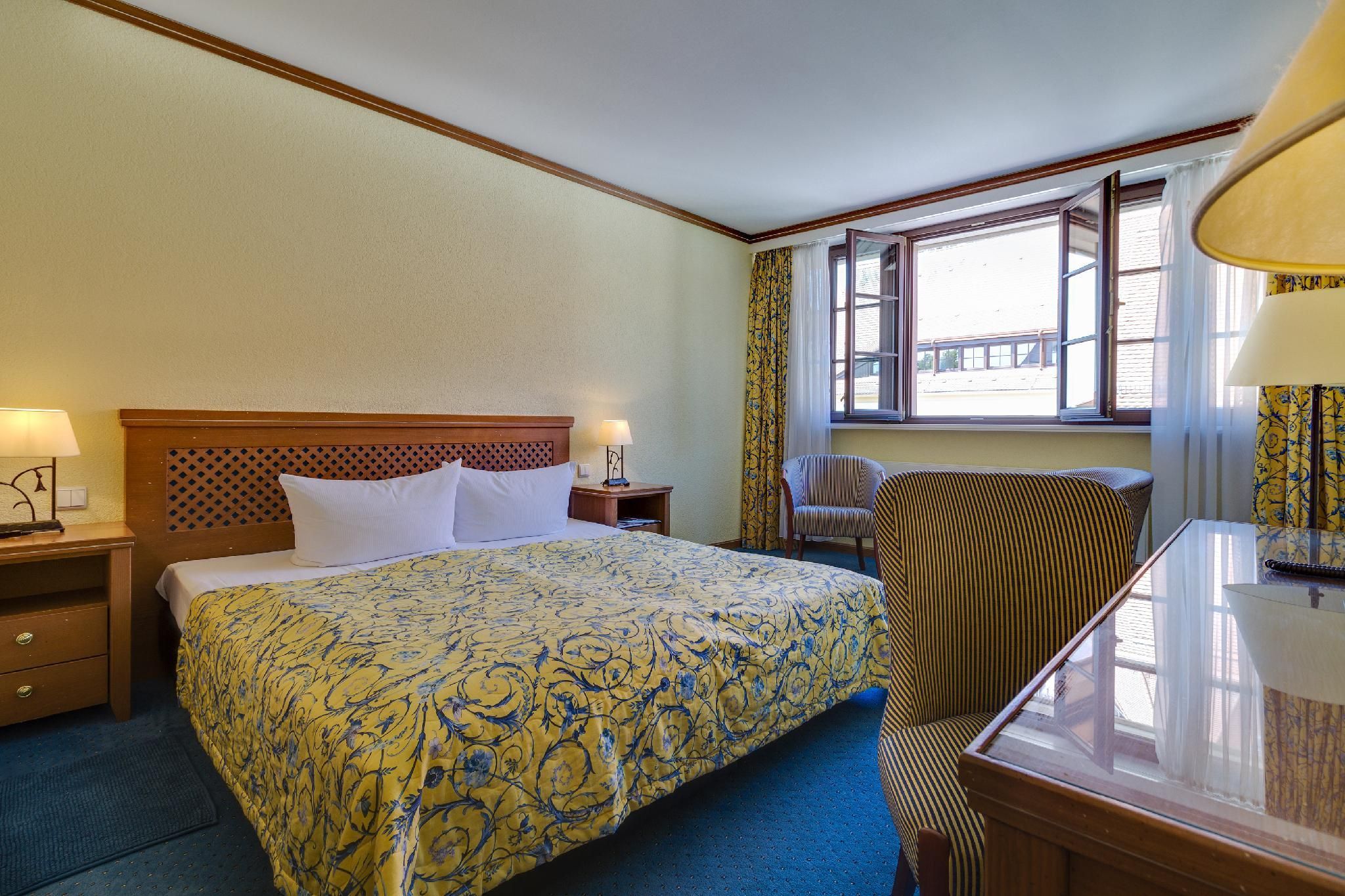 Main Building Double room - Non-Smoking