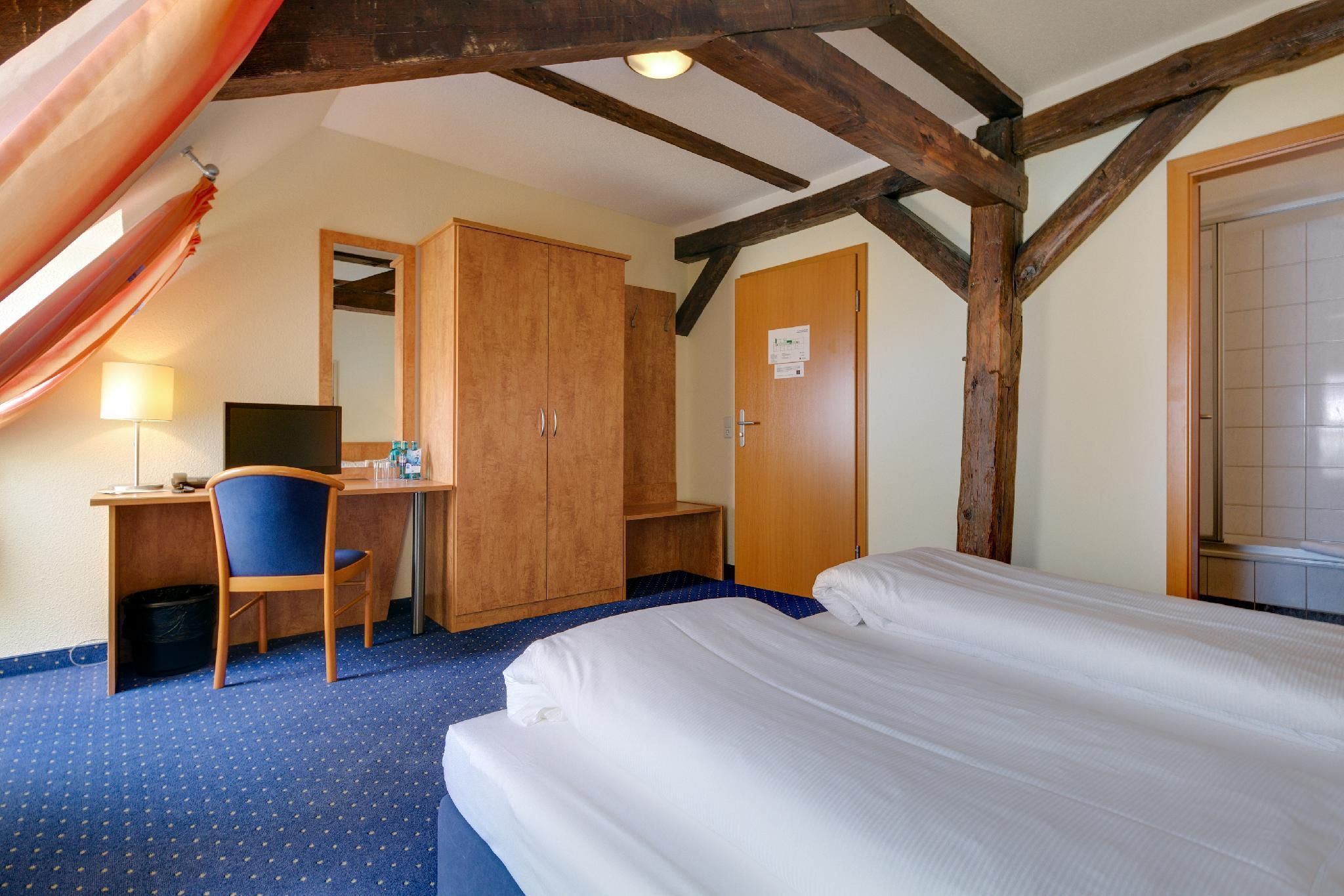Annex Triple Room