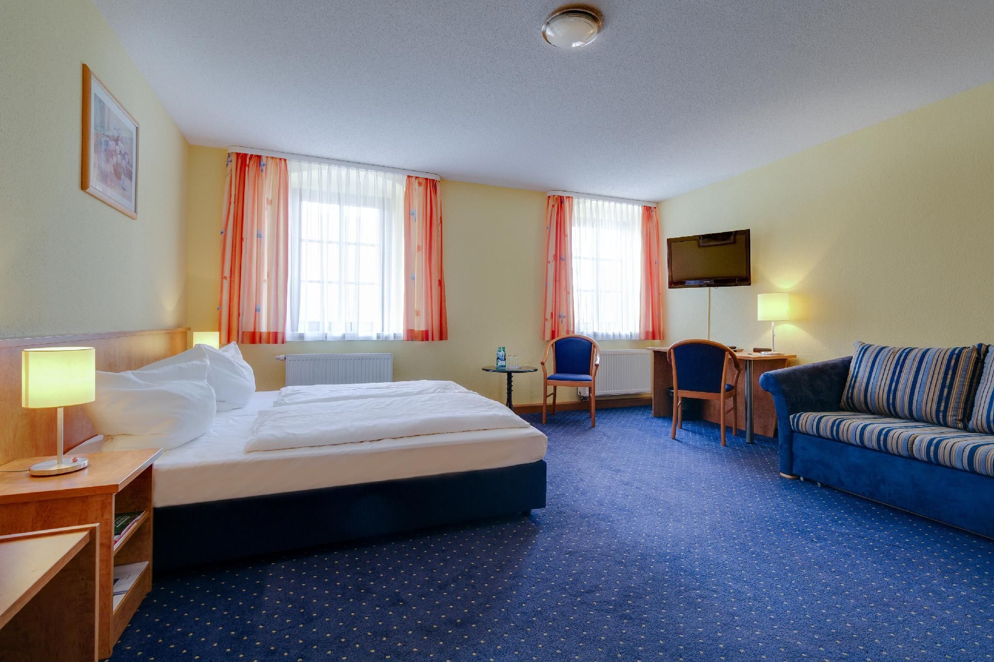 Annex Triple Room