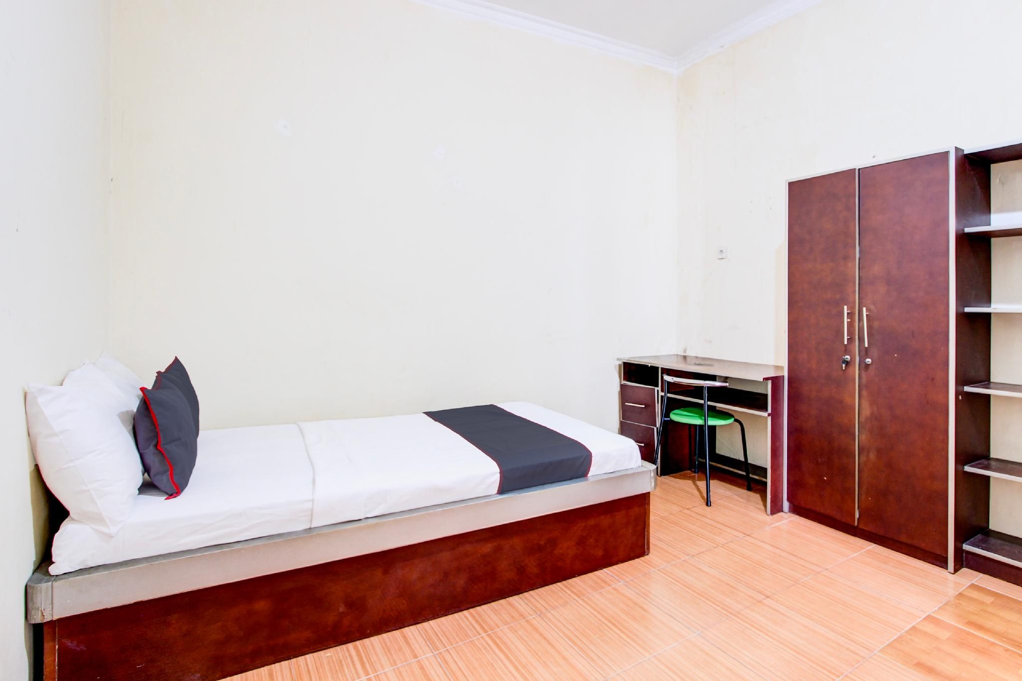 Hotel O Ump Near Rs Margono Deluxe Double 2