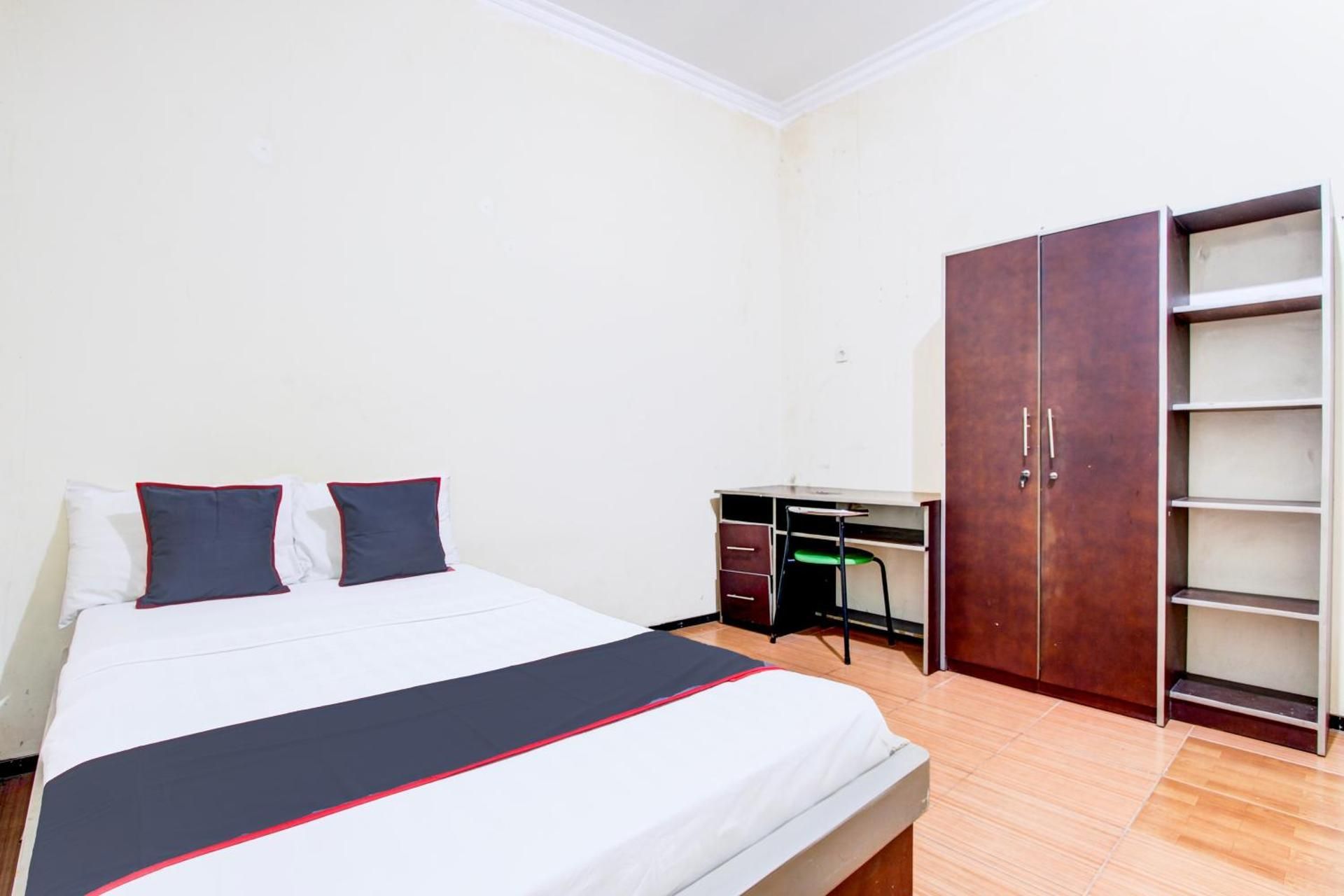 Hotel O Ump Near Rs Margono Deluxe Double