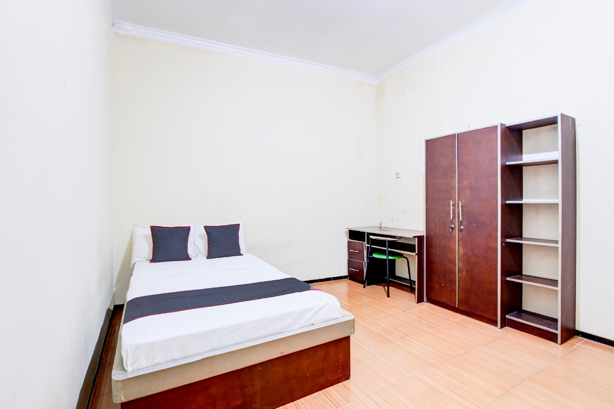 Hotel O Ump Near Rs Margono Standard Double 2