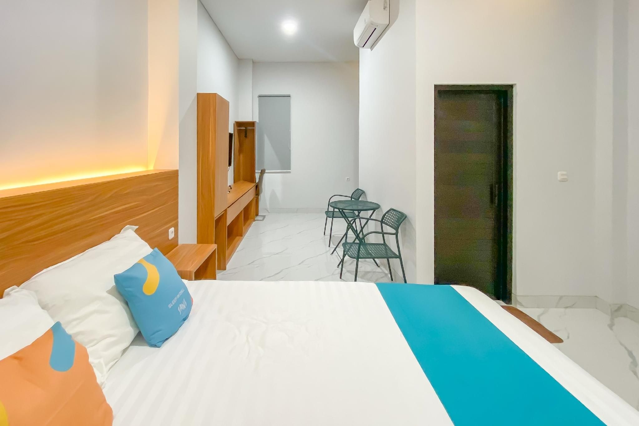 Sans Stay Syariah Asyifa Purwokerto Deluxe Room 2