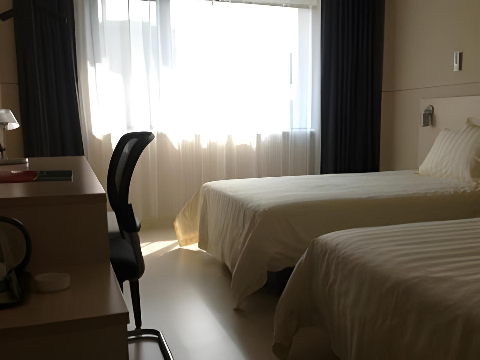 Business Standard Room A