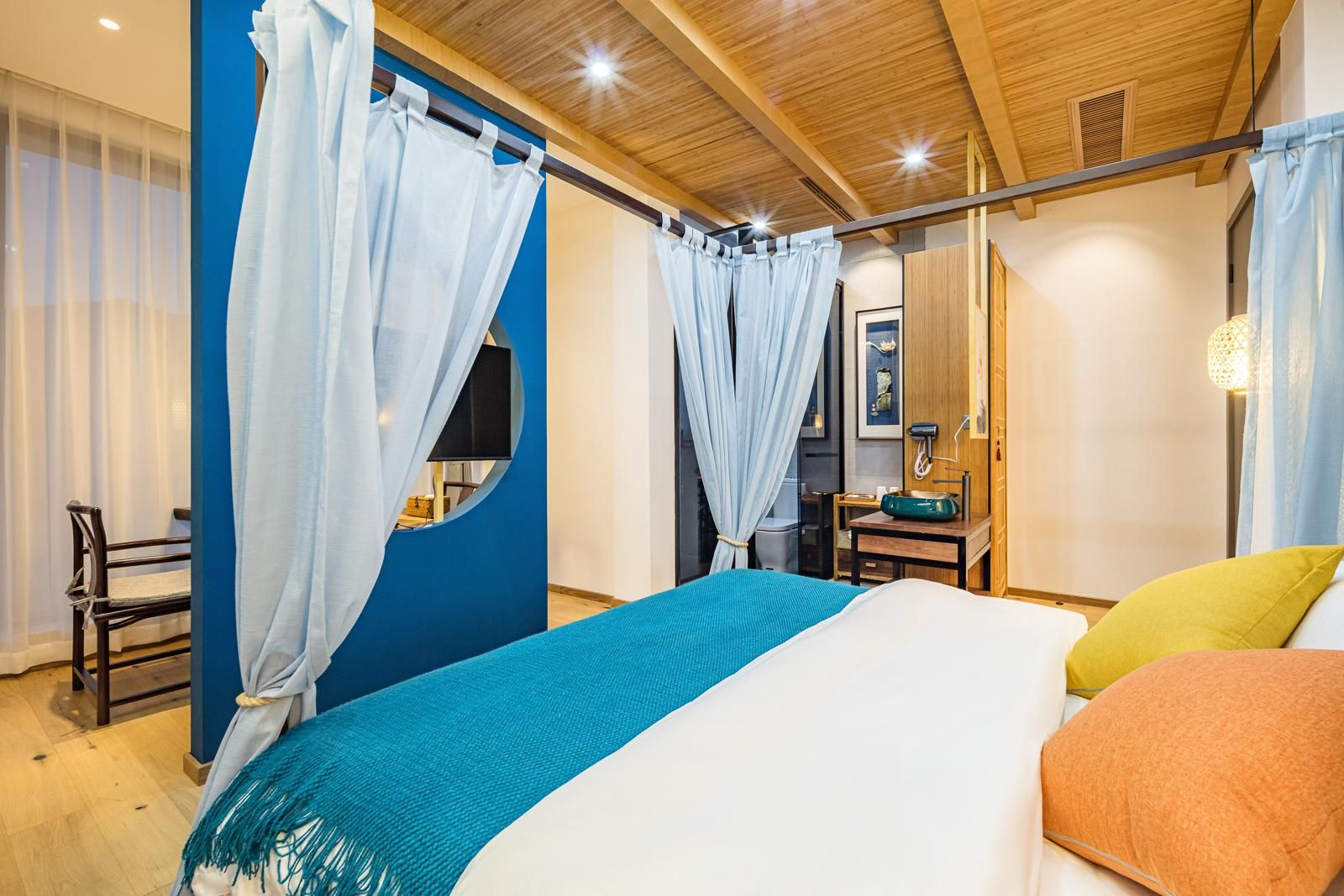 Queen Room with Air Conditioning