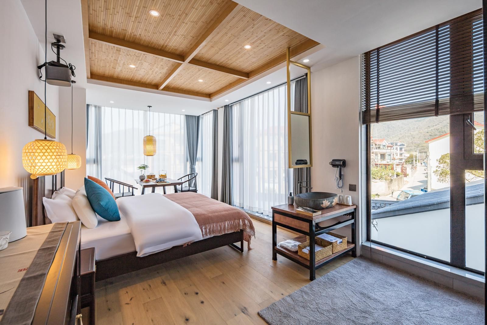 Huazhu - Deluxe Bed Room
