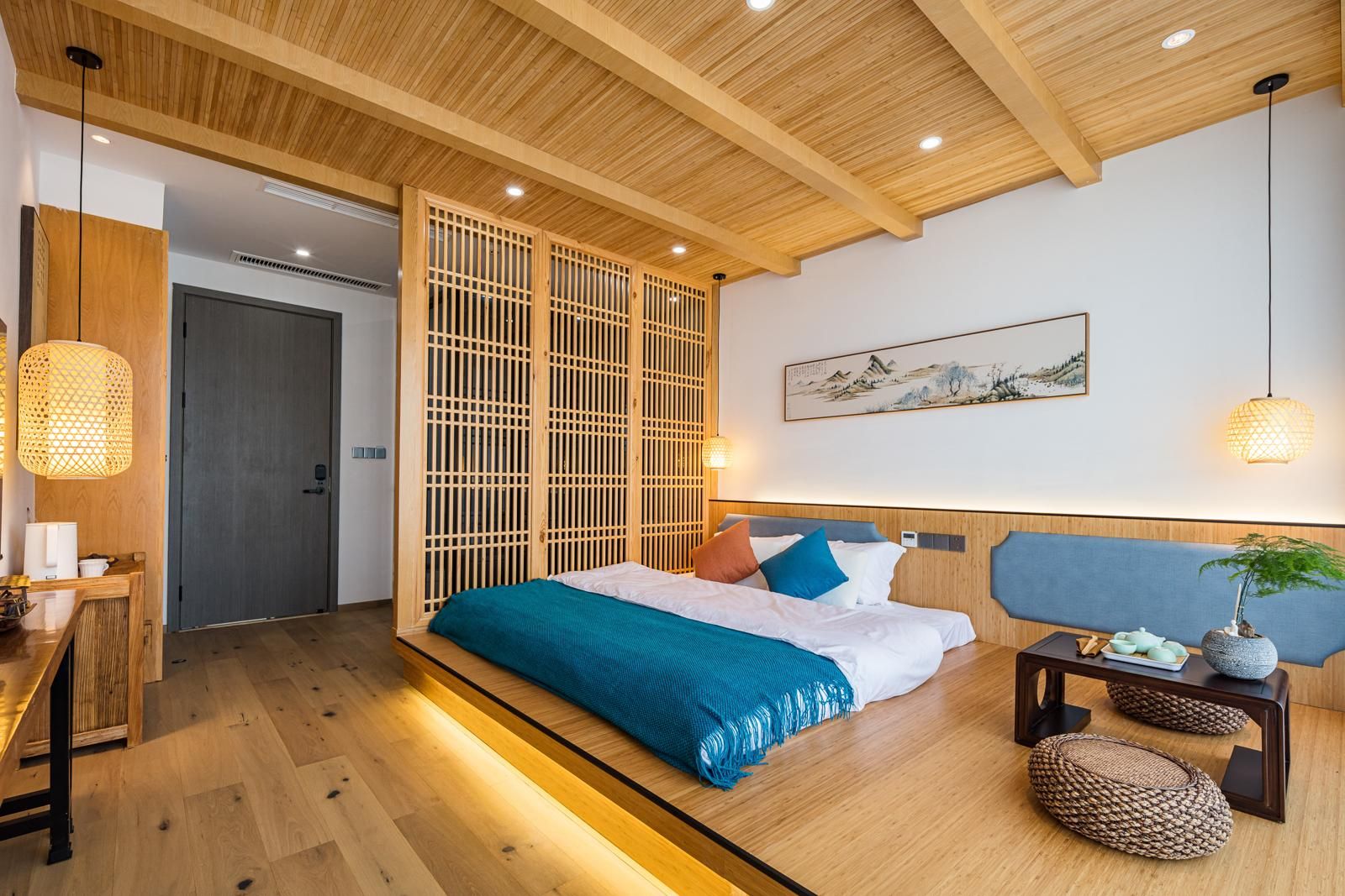 Tatami Queen Room