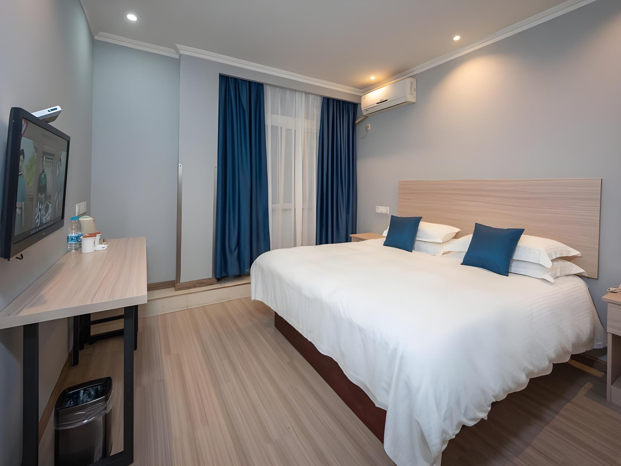 GTI - Business 1 Bed Room, 1.8M Bed