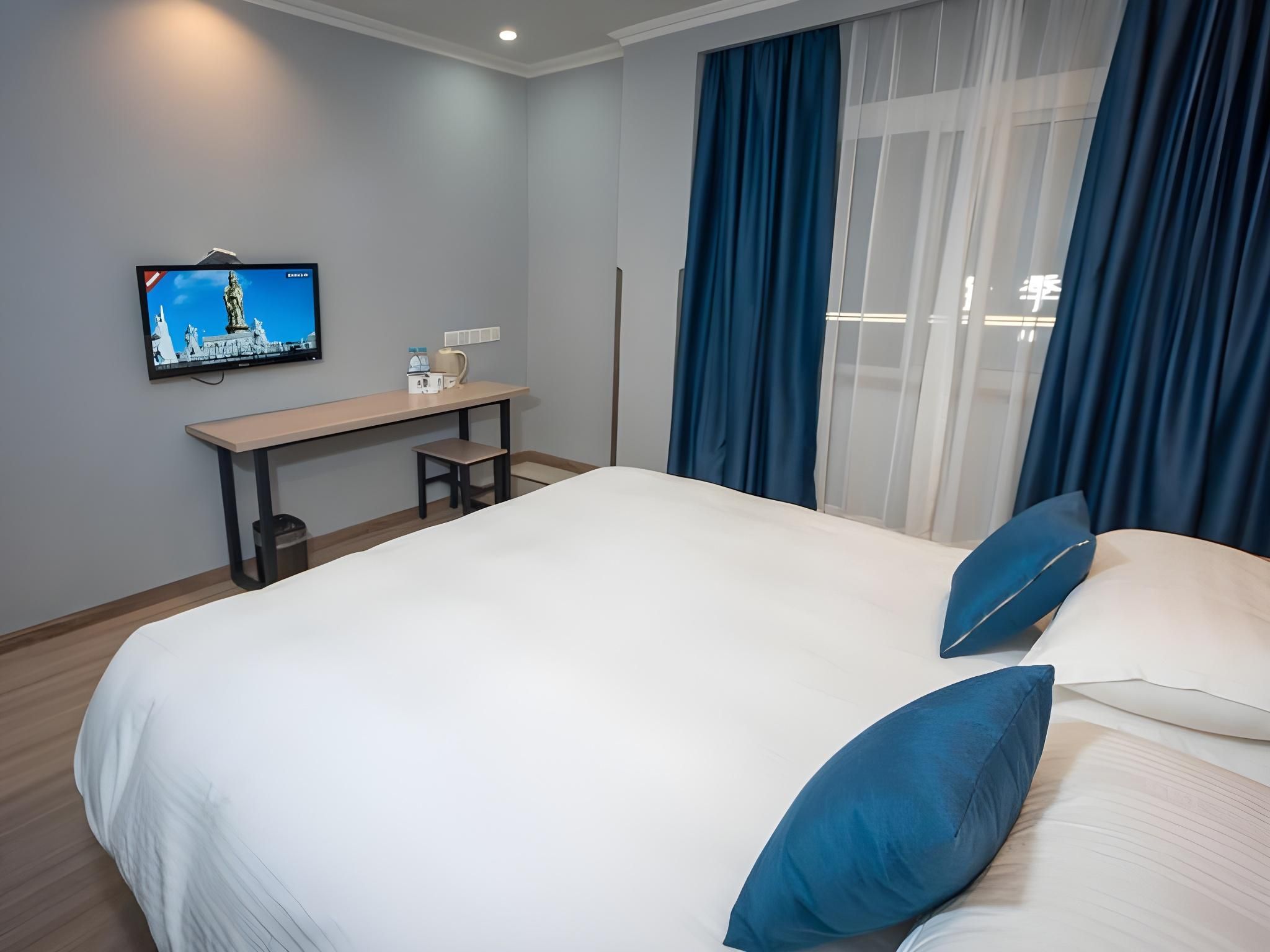GTI - Business 1 Bed Room, 1.8M Bed