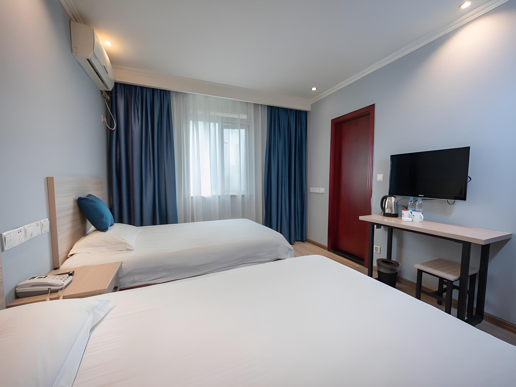 2 Bed Twin Superior Room