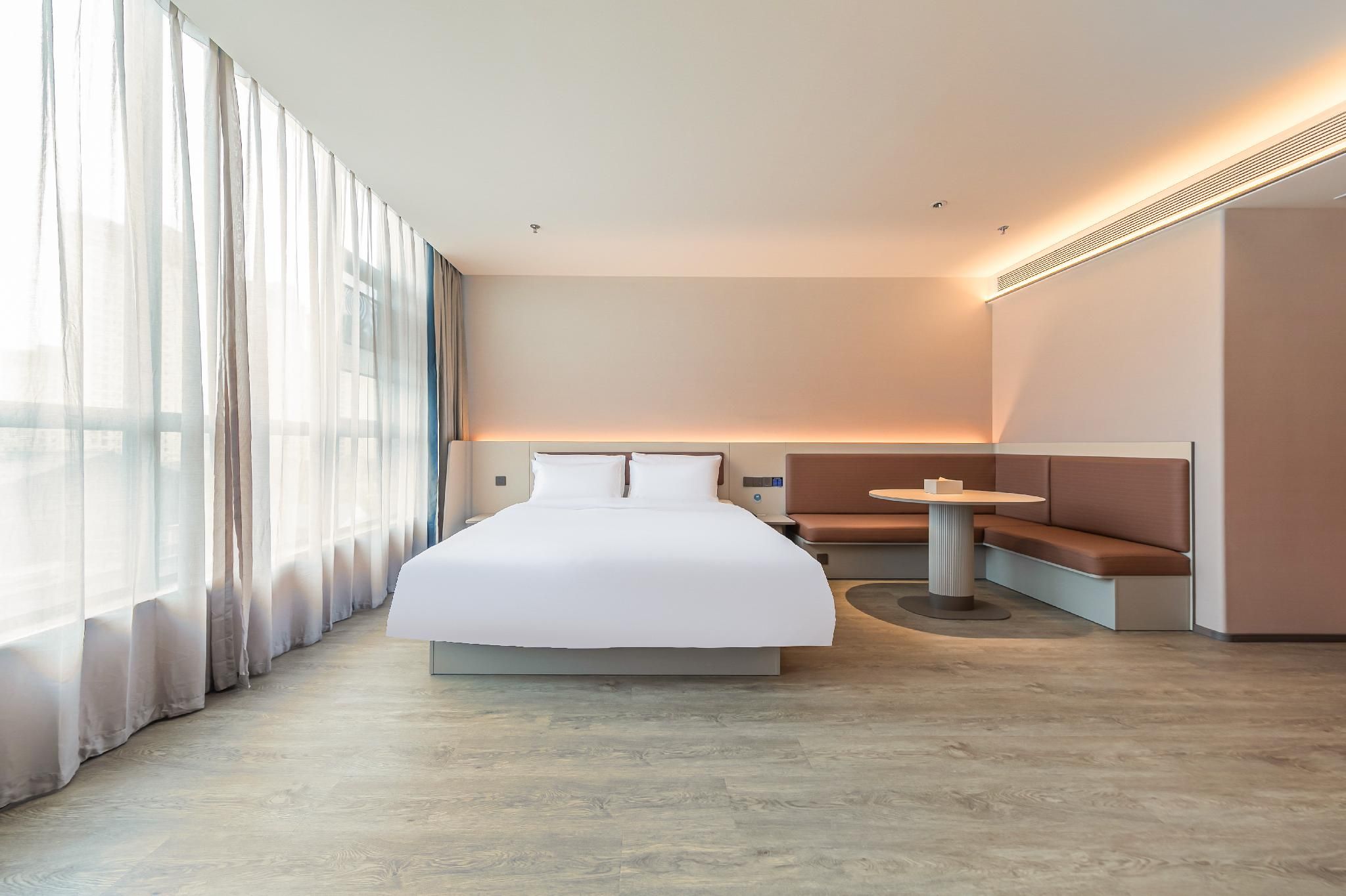 Business Queen Bed Room