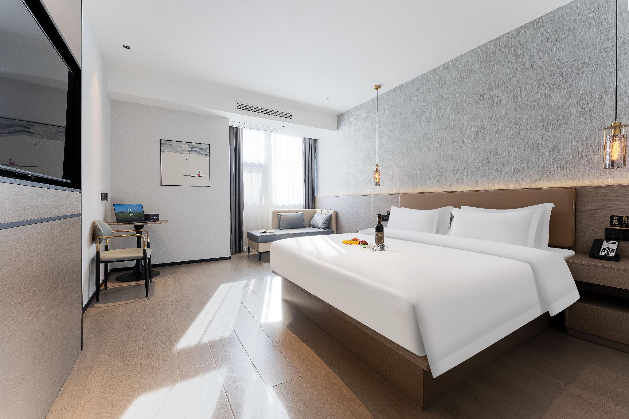 Huazhu - Room With Bed