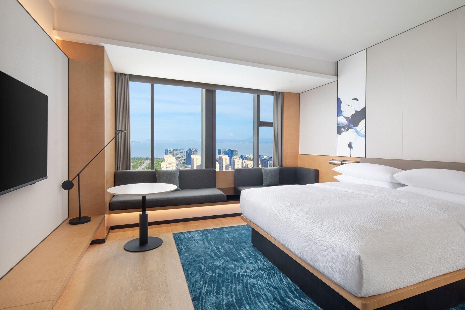 Standard King, Guest room, 1 King, City View