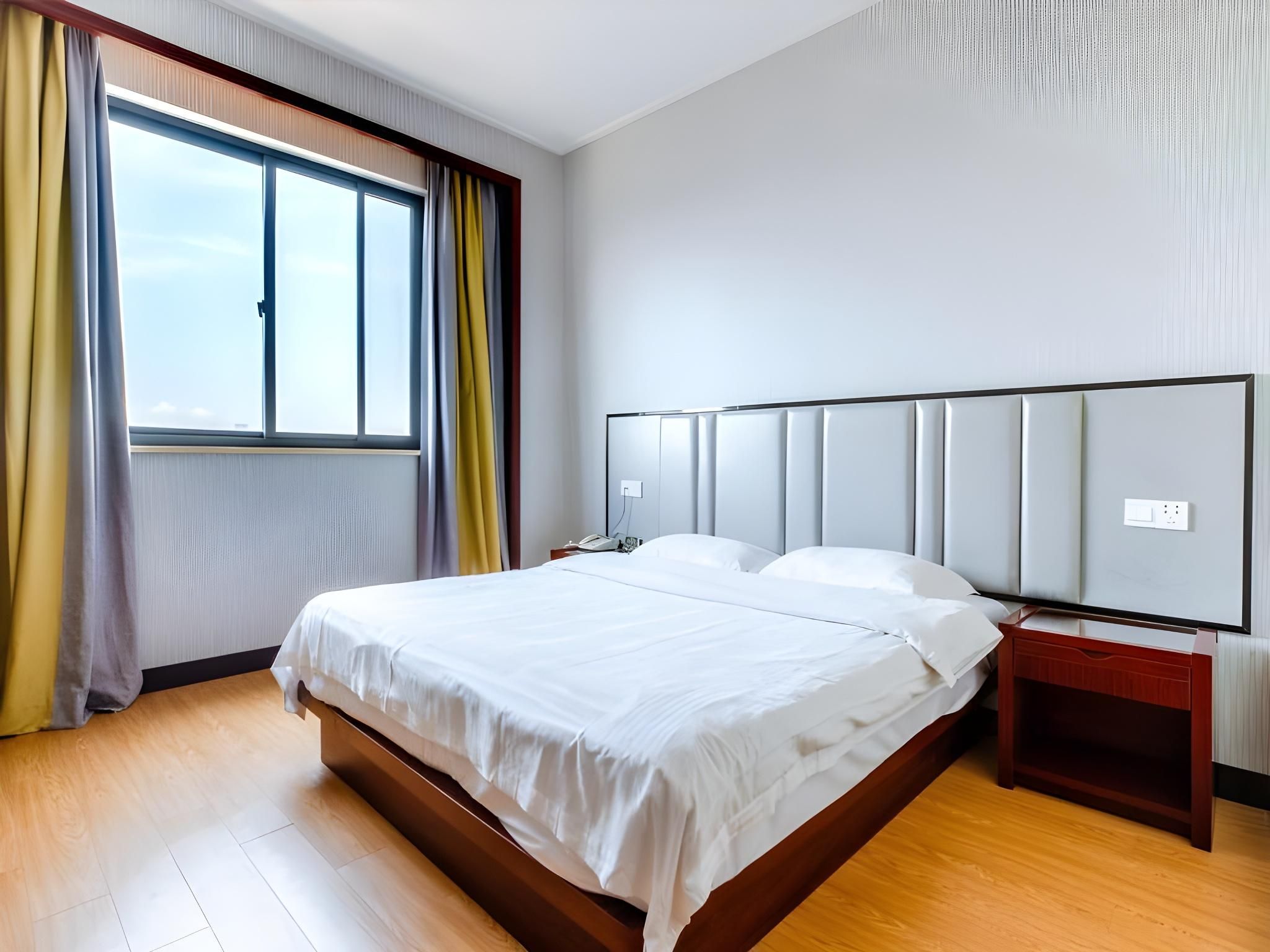 GTR - Guest Room with One 1.8M Bed