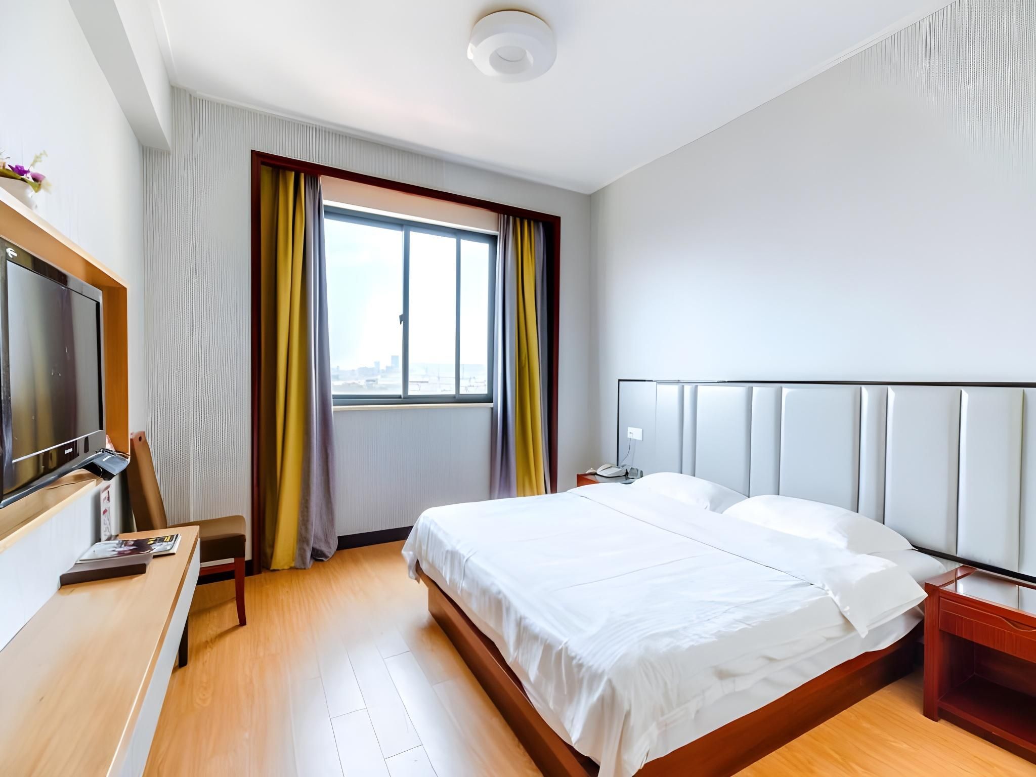 GTR - Guest Room with One 1.8M Bed