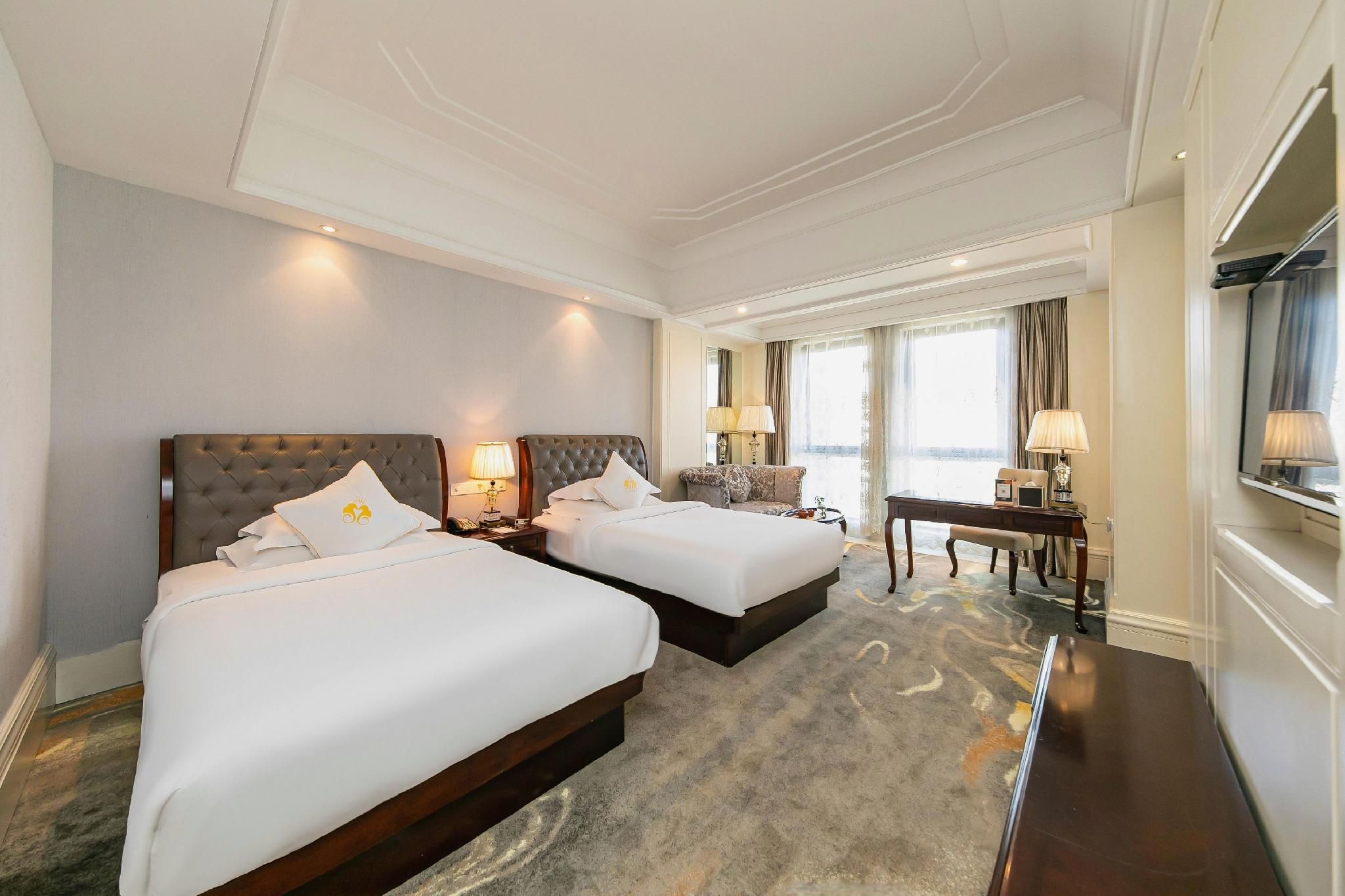Rezen - Executive Twin Bed Room