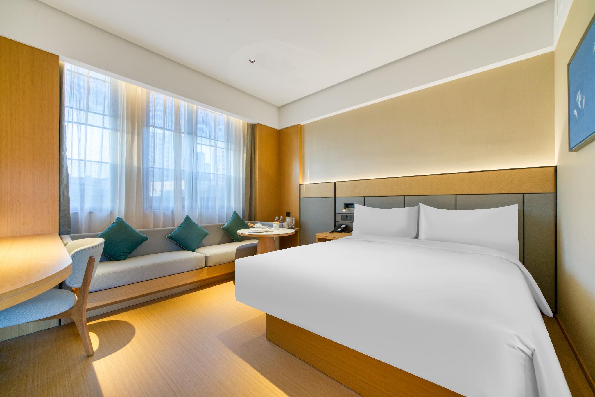 Queen Superior Room