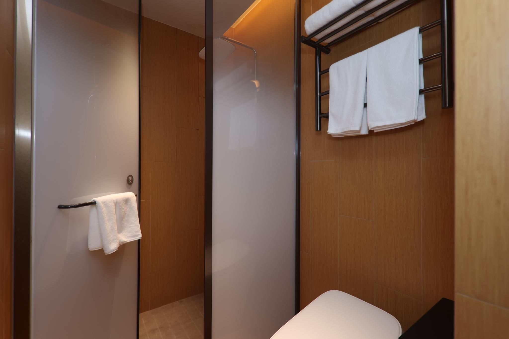 Huazhu - Room With Bed