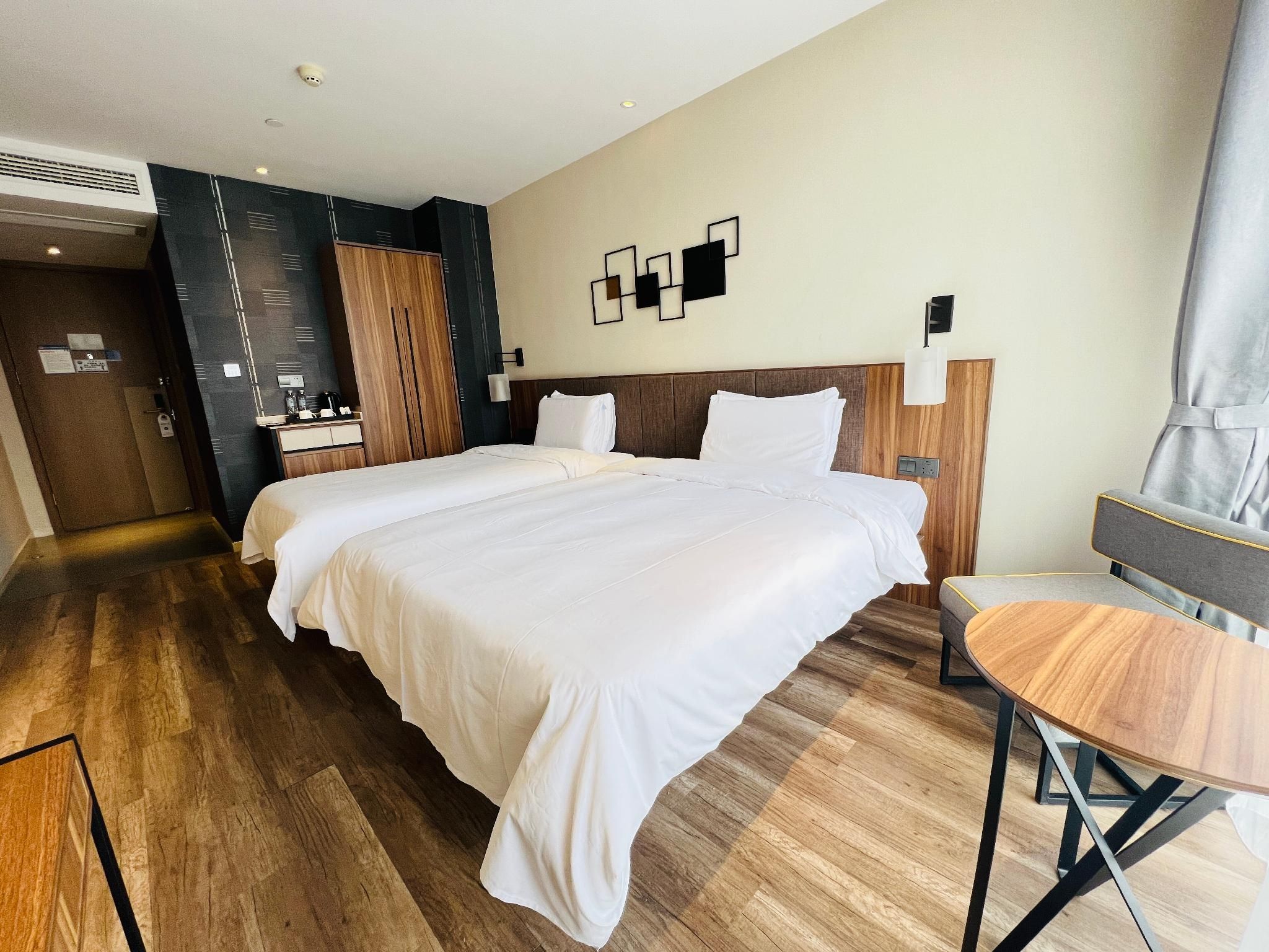 Huazhu - Family Room