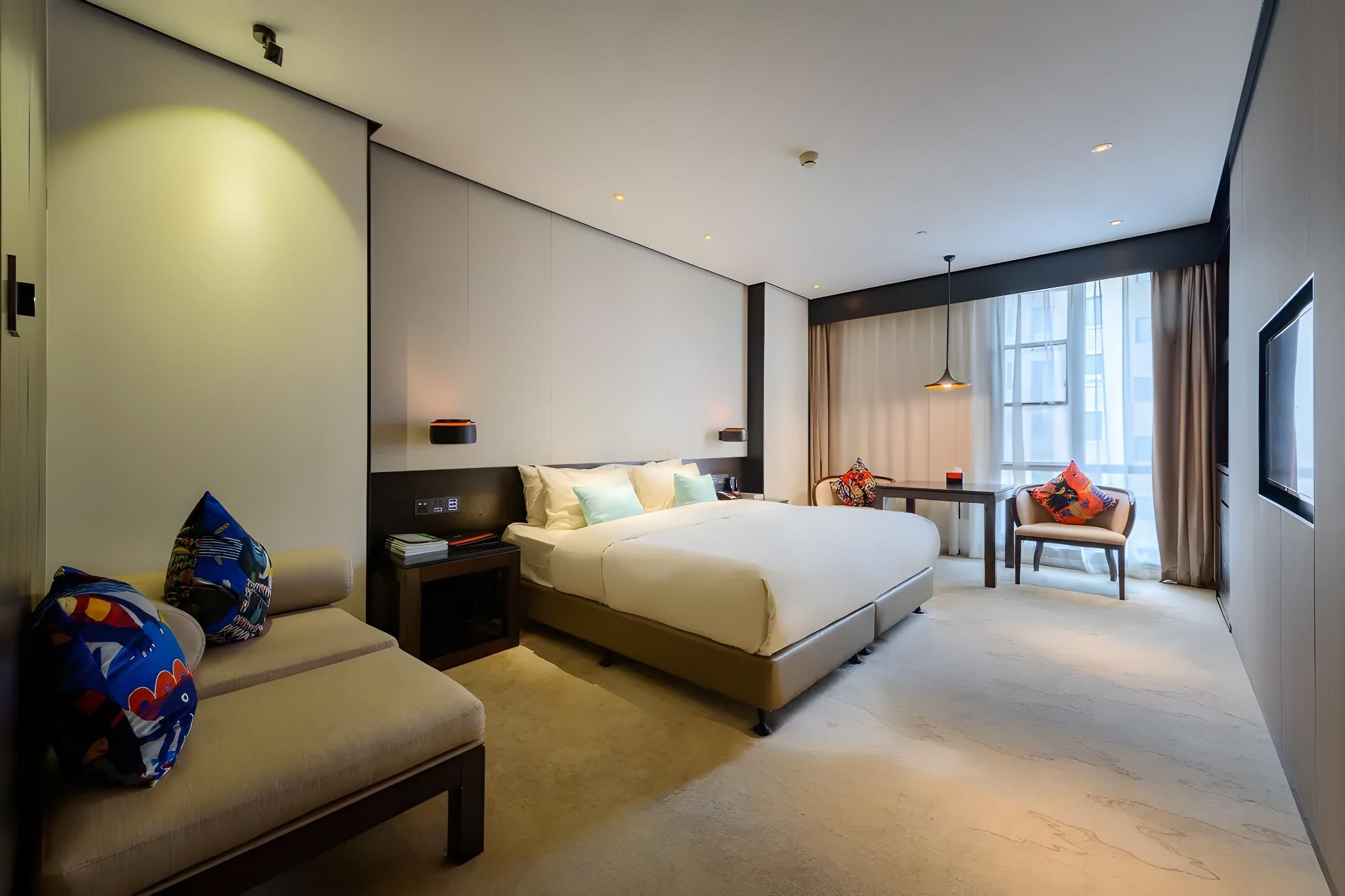 Deluxe Plus Queen Room