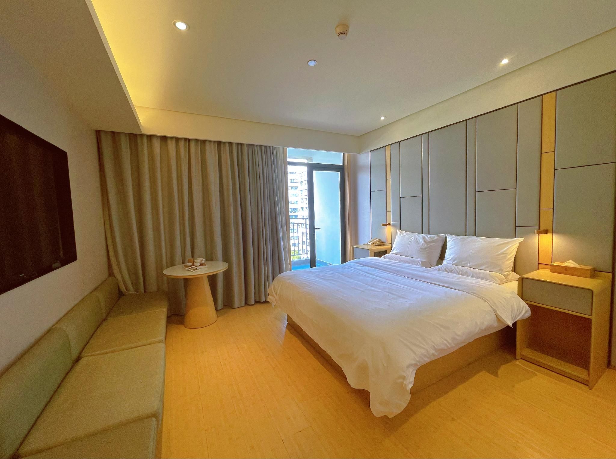 Superior Queen Room with View