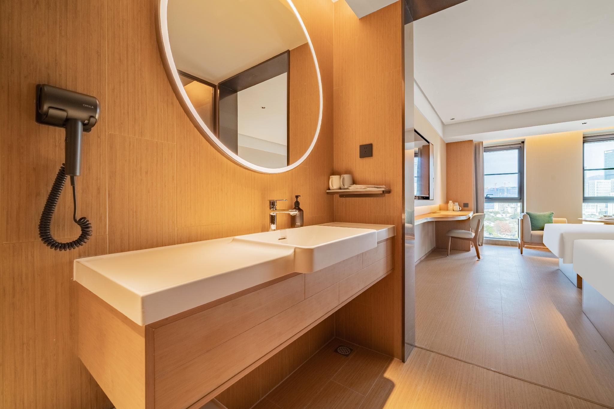 Huazhu - Twin Room With View