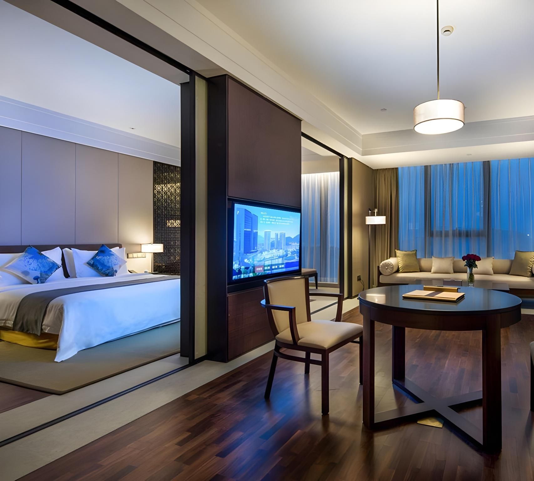 Deluxe Sea-view Suite