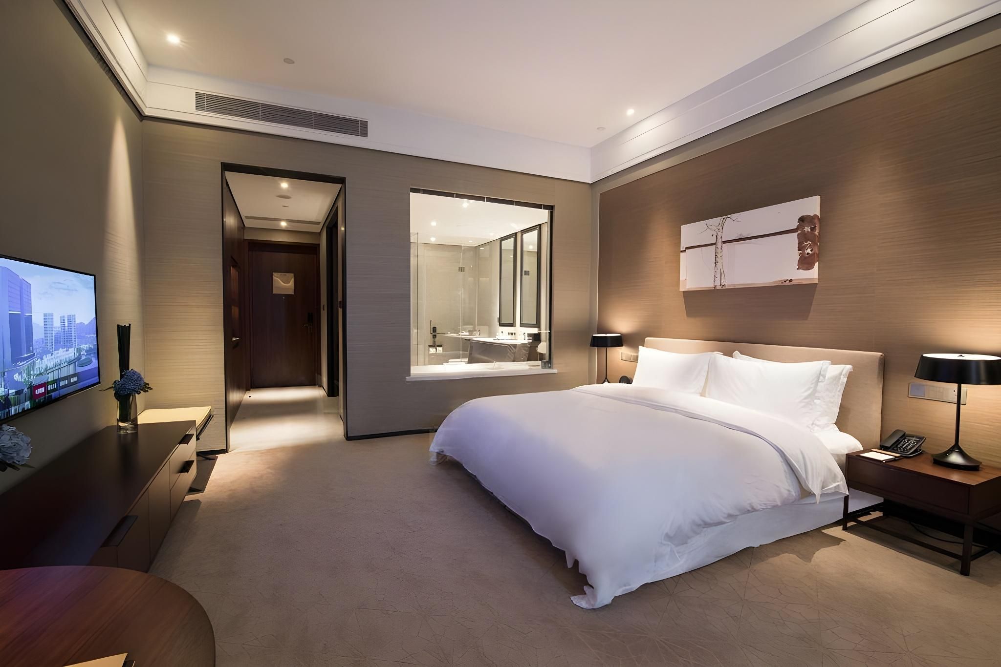 Superior Room, 1 King Size Bed, City View