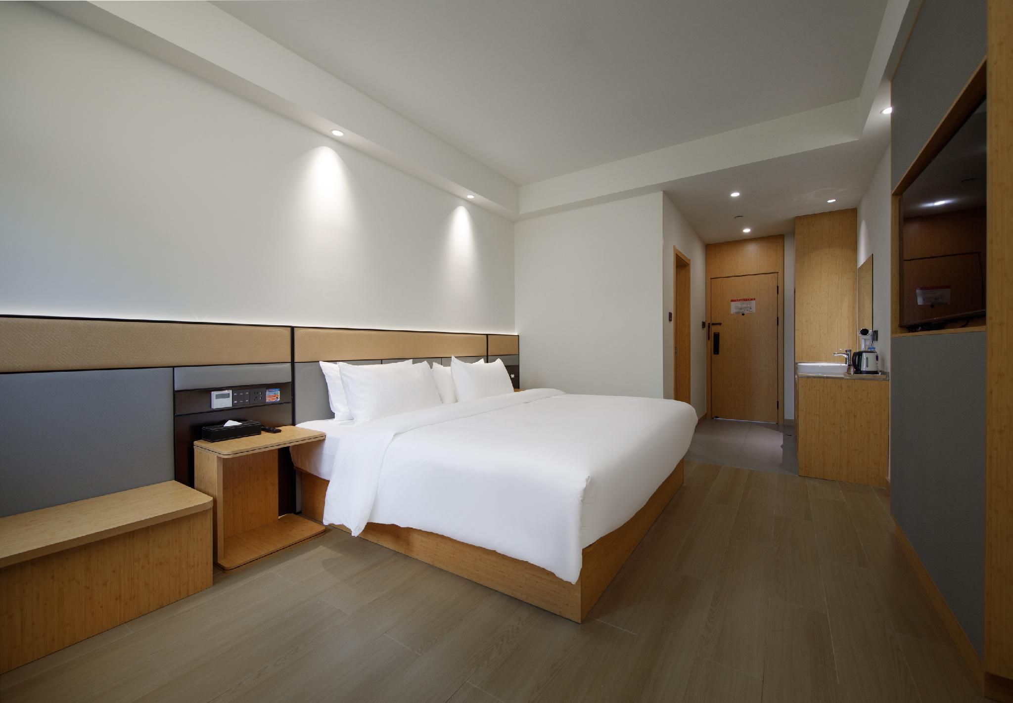 King Suite Room