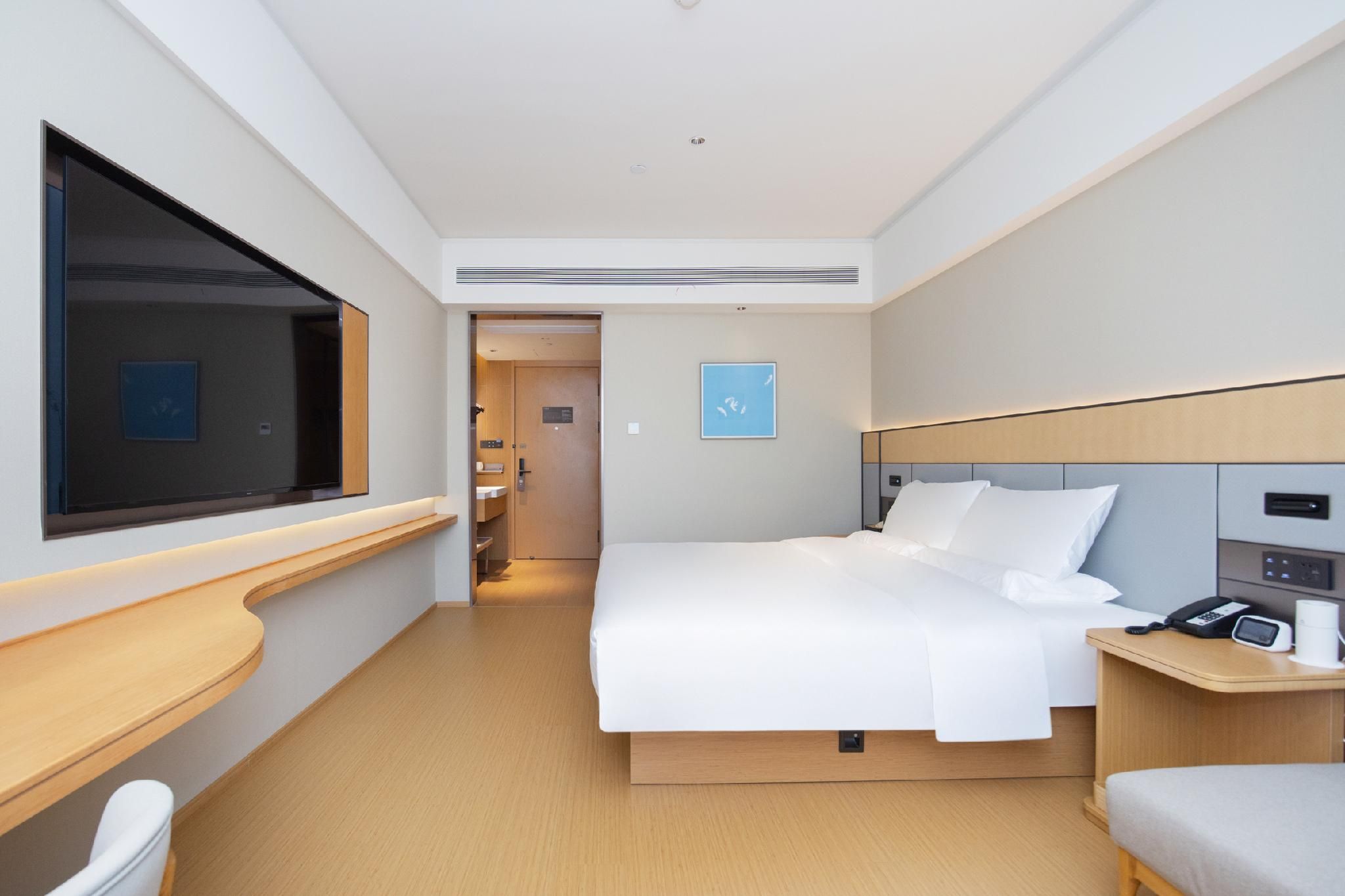 Huazhu - Superior BedRoom