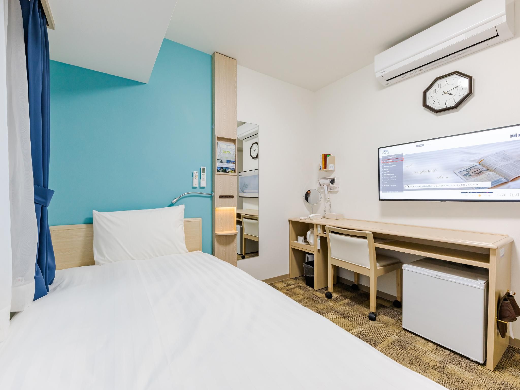 Wide Single Room - Smoking