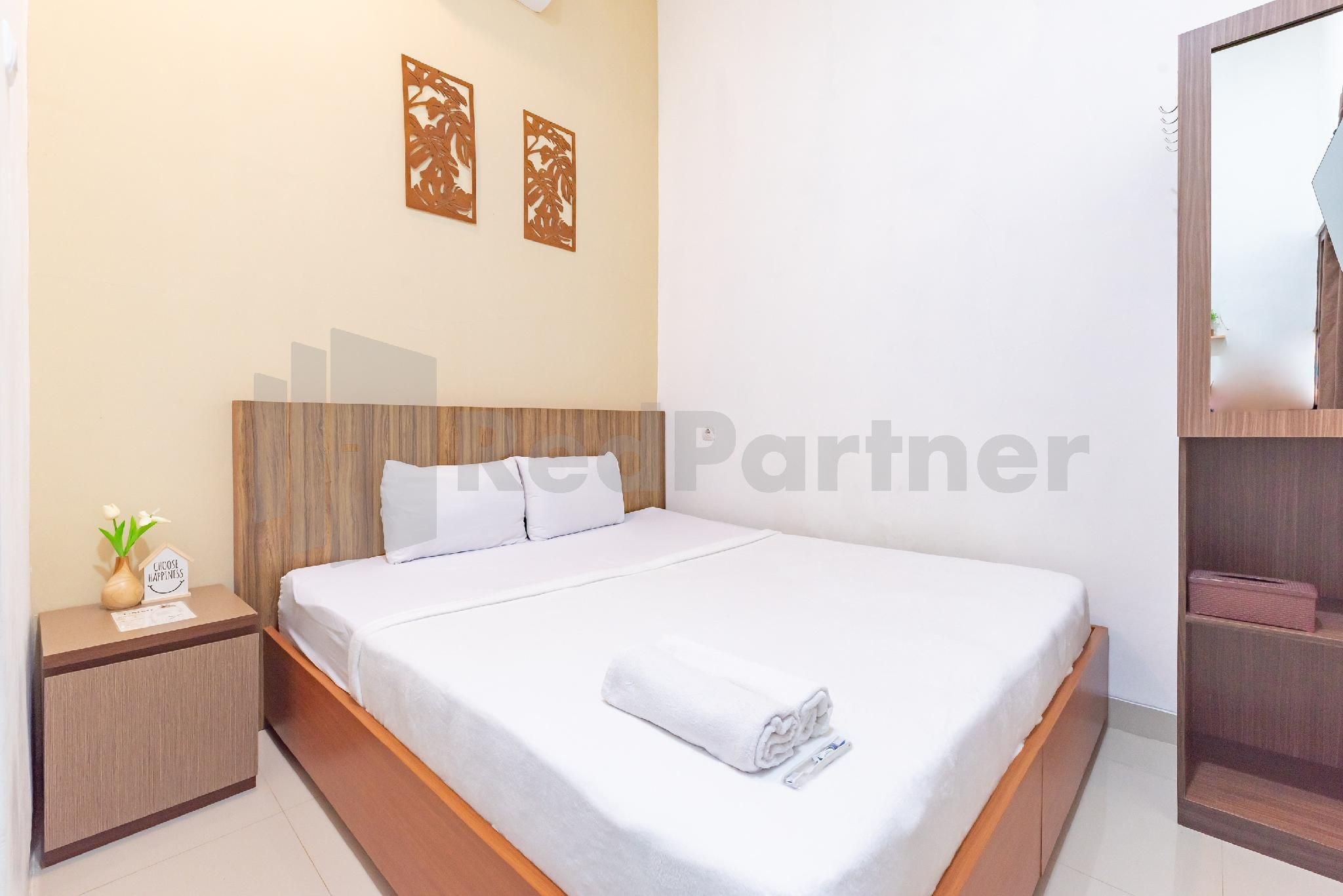 Ummi Home Syariah Mitra RedDoorz Standard Room