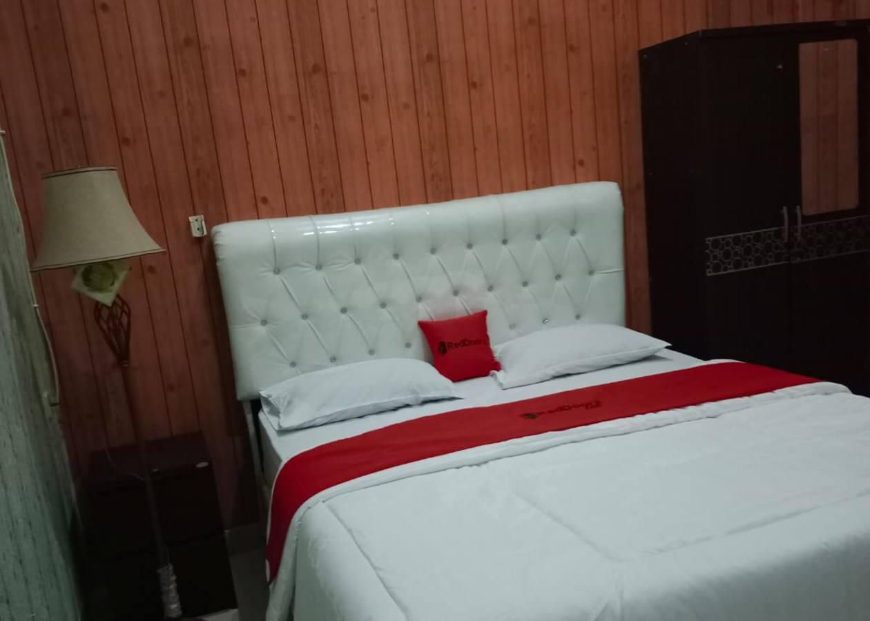 RedDoorz Syariah near RS Mitra Siaga Standard Room 3