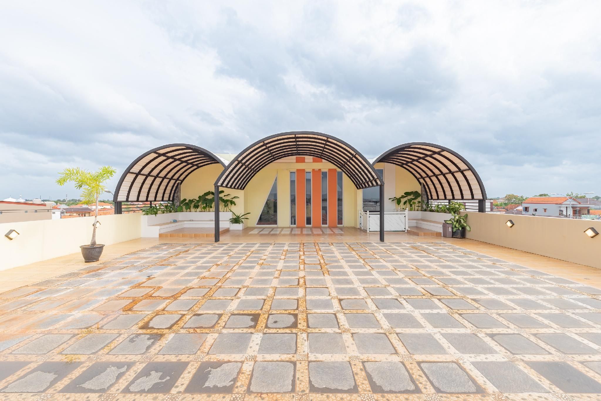 Sans Hotel Sky Home Syariah Tegal