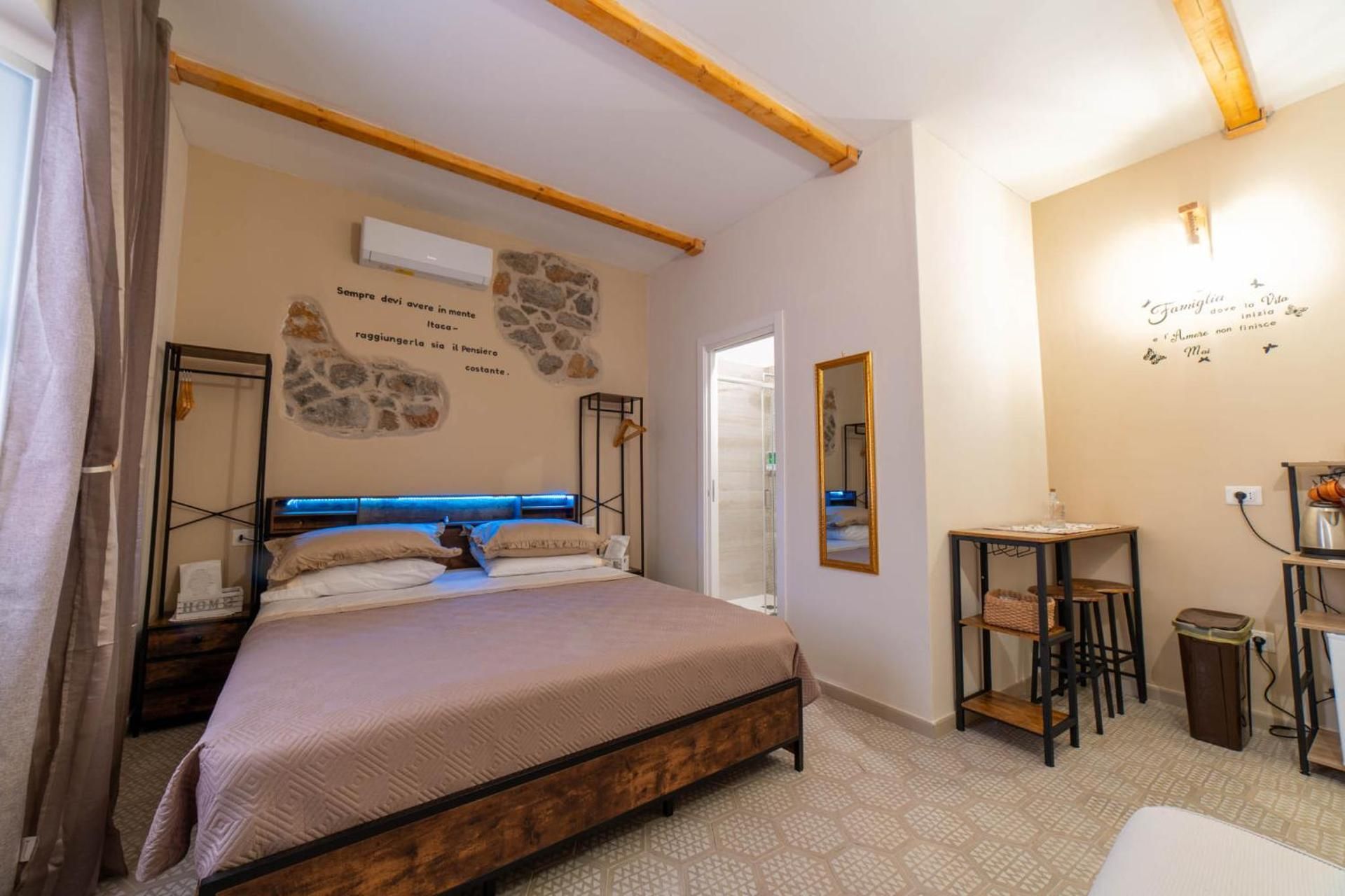 Deluxe Room (2 Adults + 1 Child)
