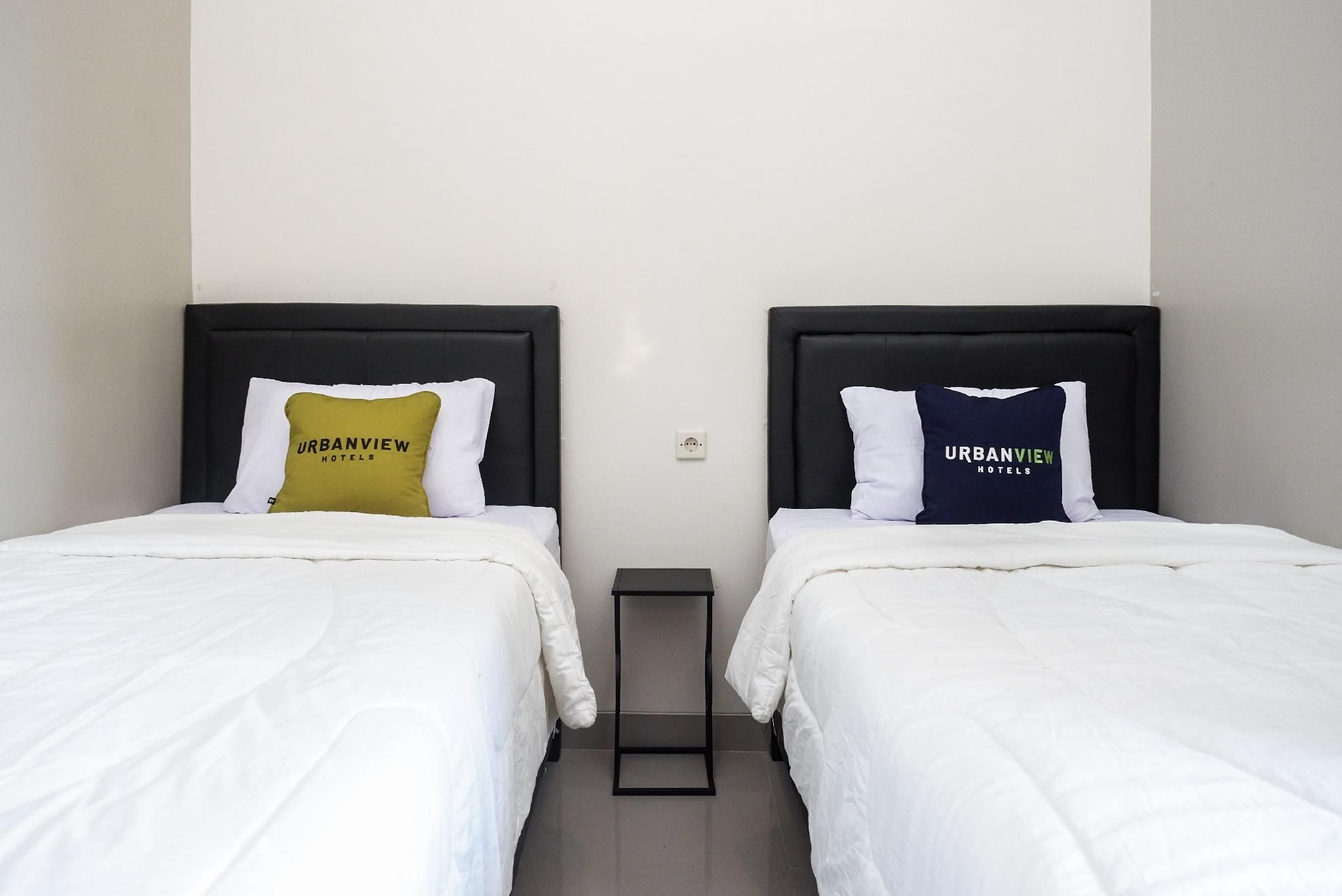 Urbanview Hotel near Alun Alun Tegal Superior Twin Room