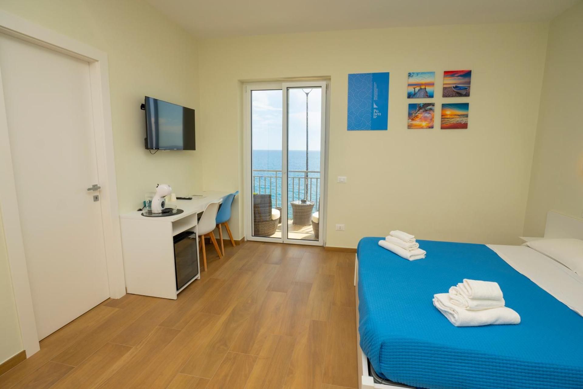 Quadruple Room with Sea View