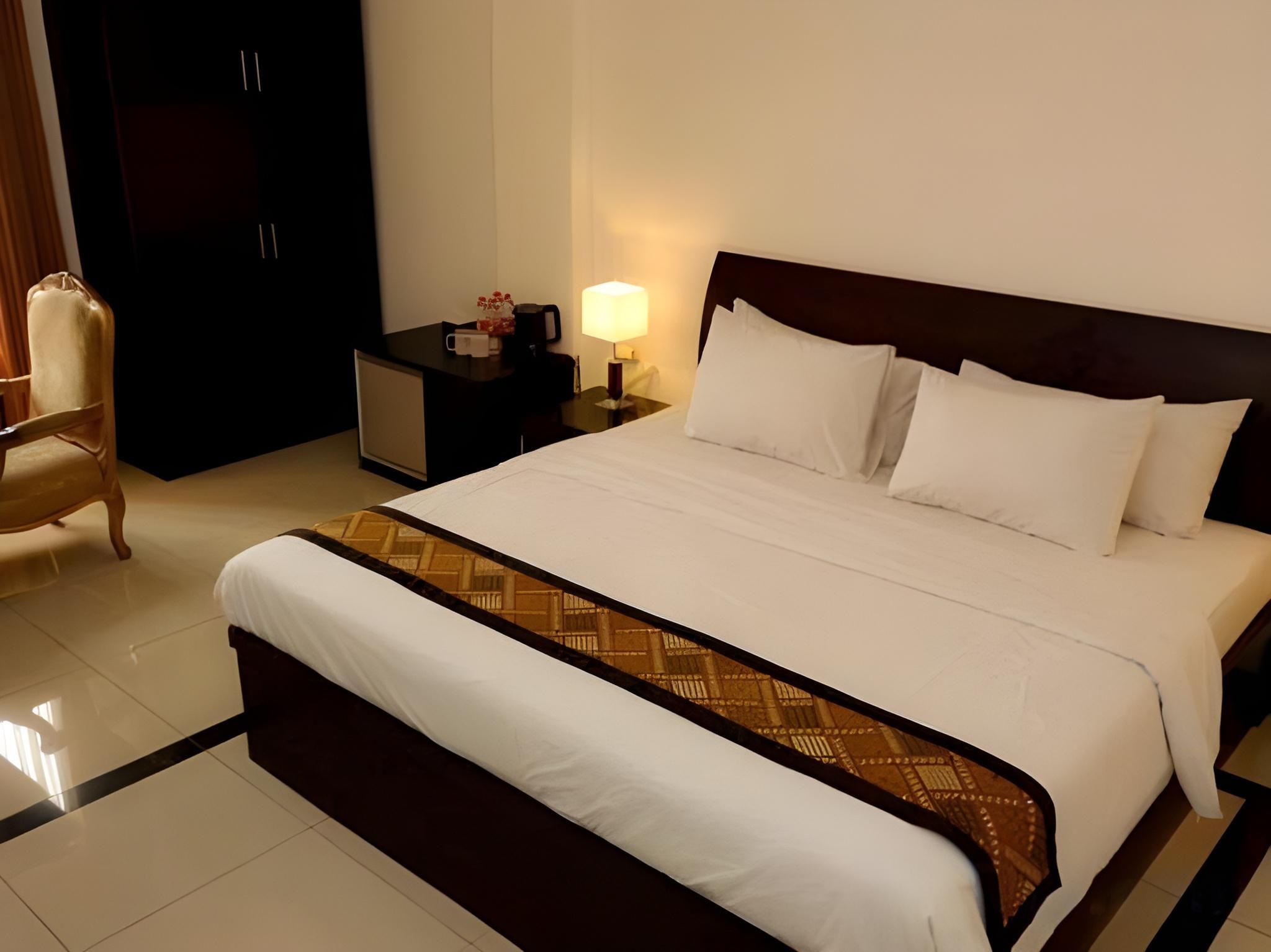 Riez Palace Hotel Royal Suite