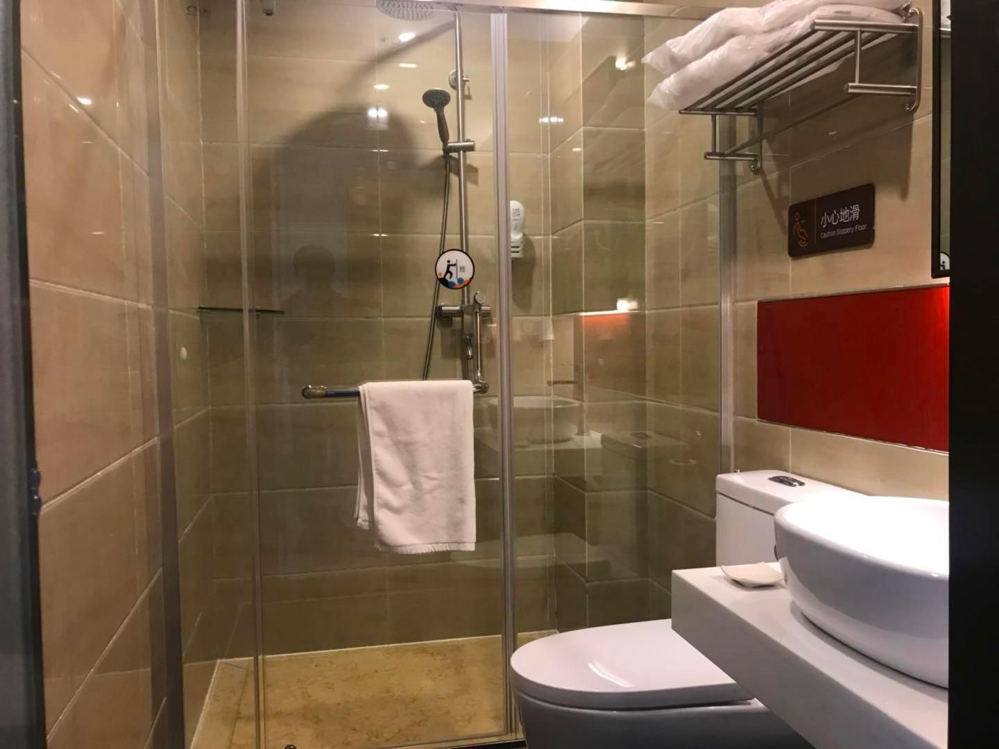 Deluxe Business Suite