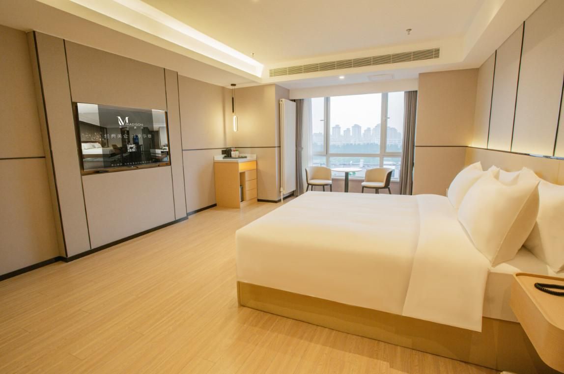 Huazhu - Deluxe Bed Room