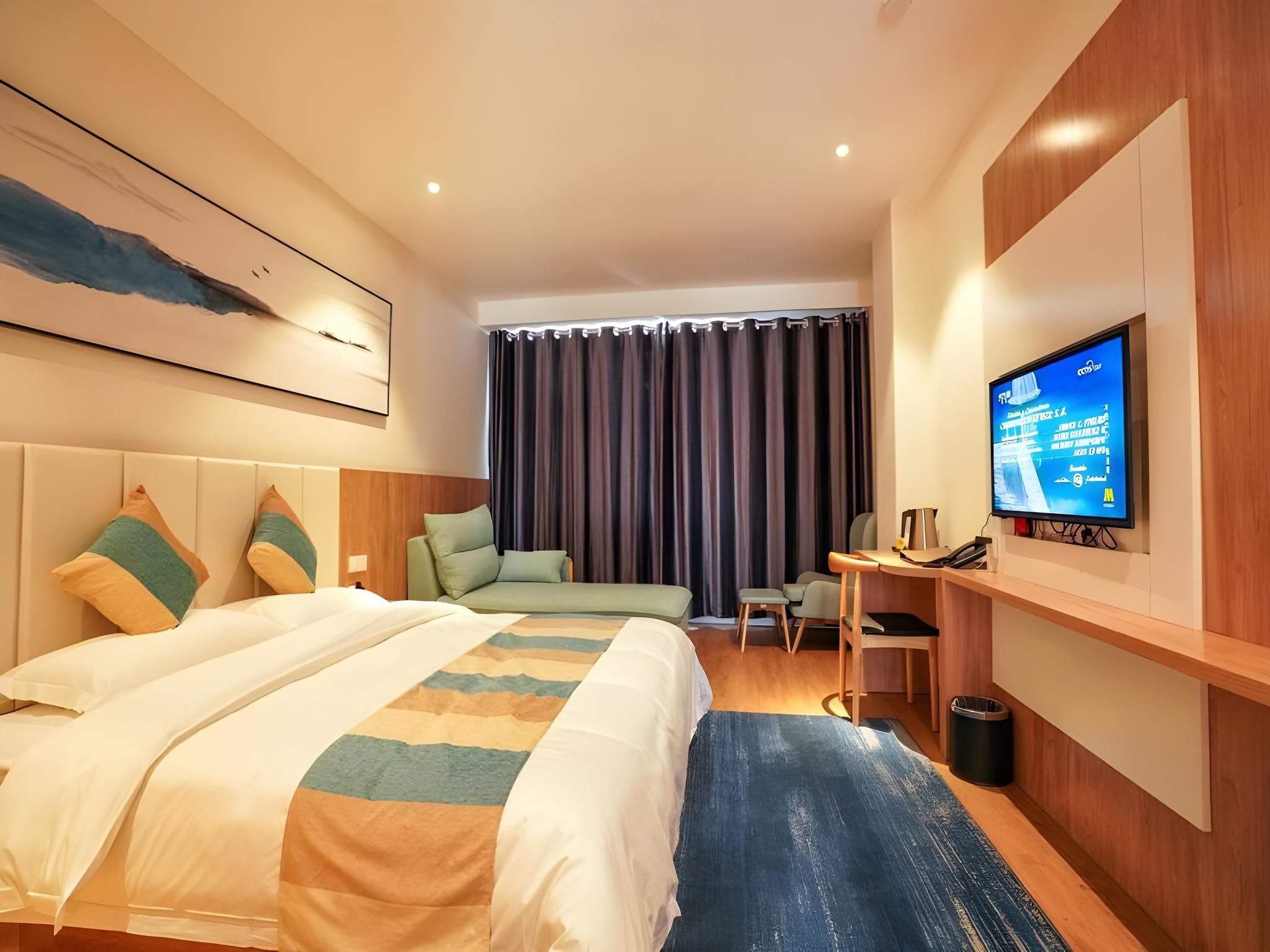 Queen Deluxe Room