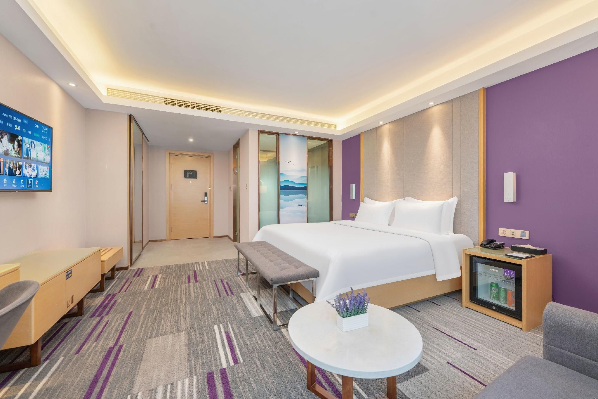 Business Queen Room