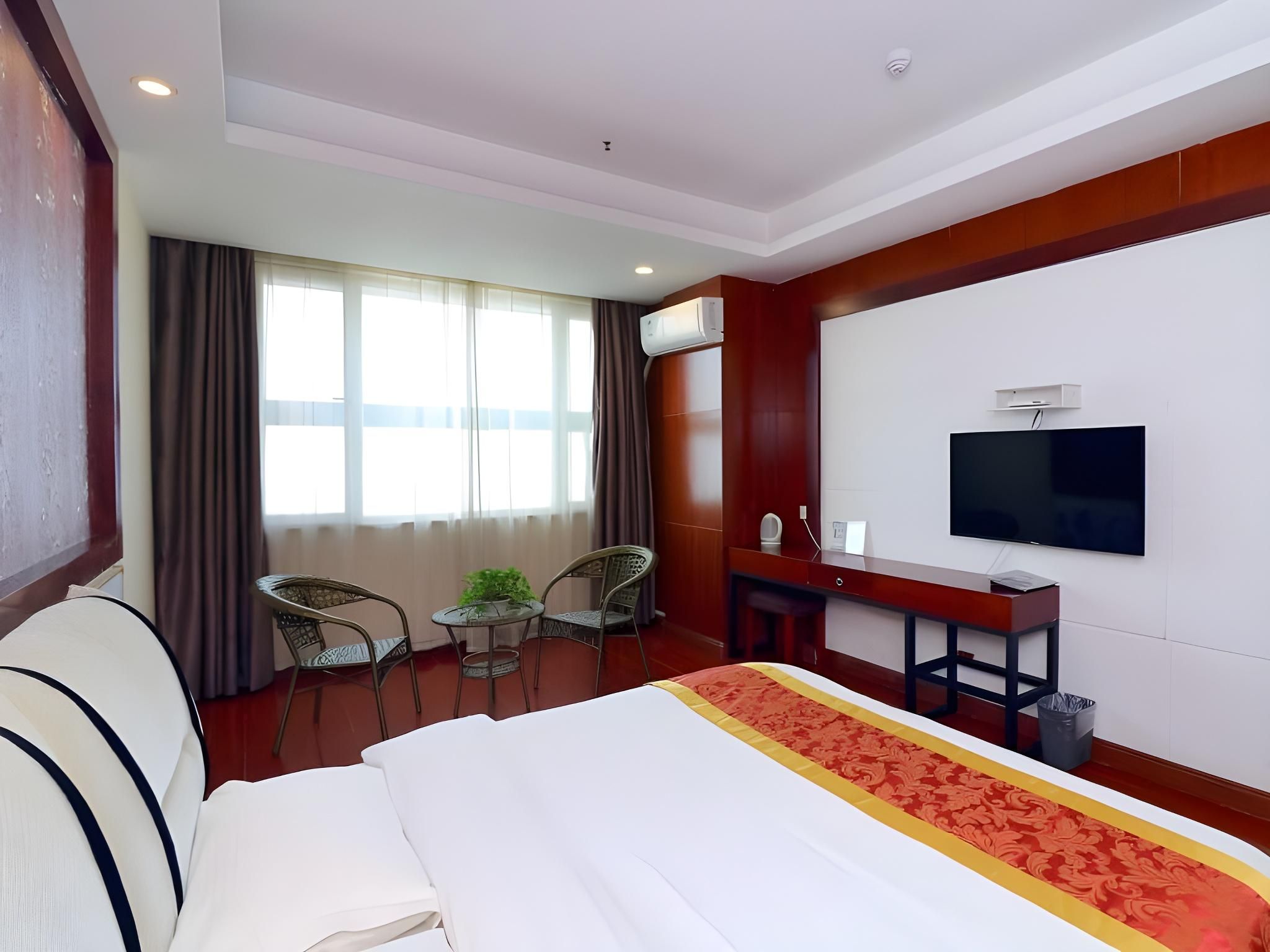 Business Queen Room