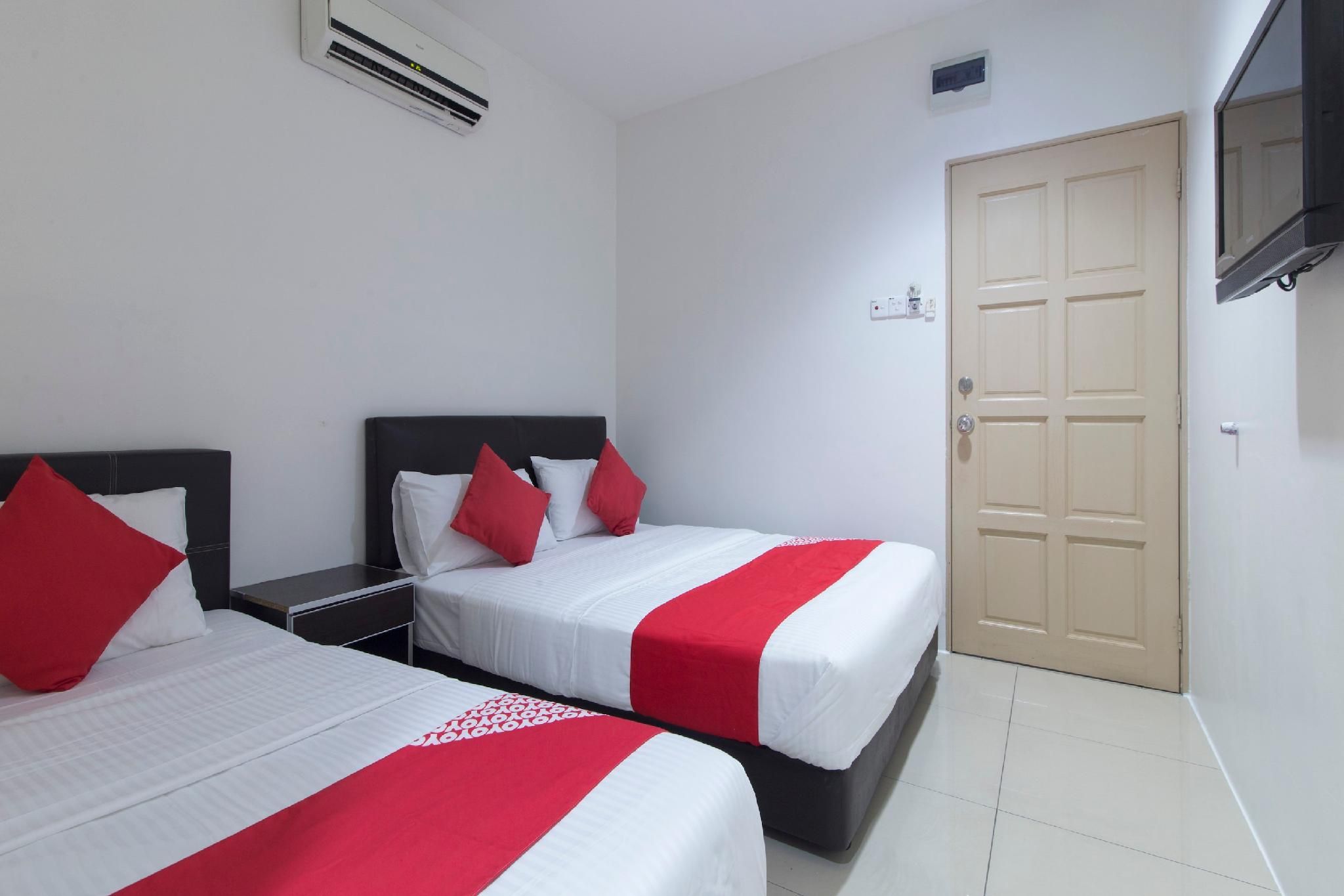 Mines Cempaka Budget Hotel Triple Standard 2