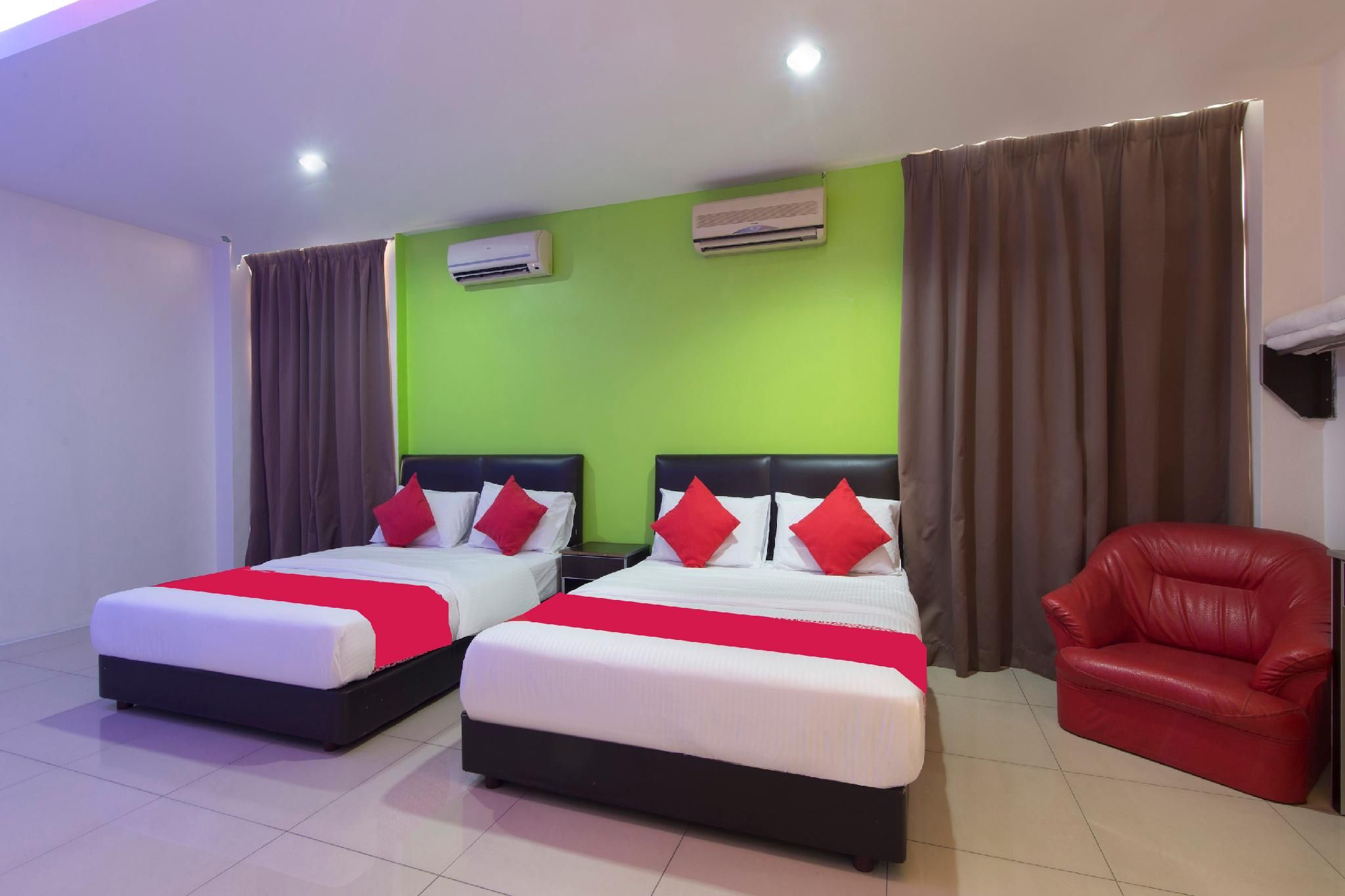 Mines Cempaka Budget Hotel Family Room 2