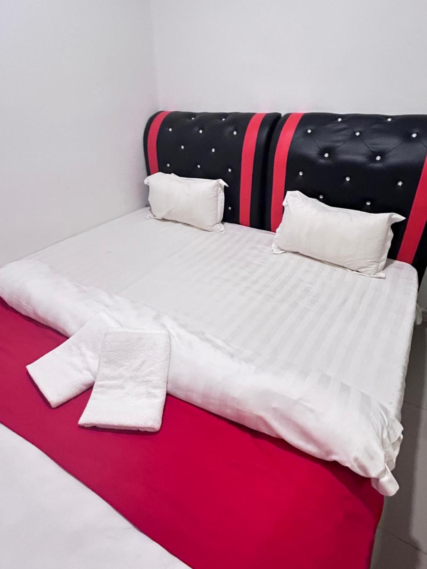 BEAR HOTEL NILAI Superior Family Room 2