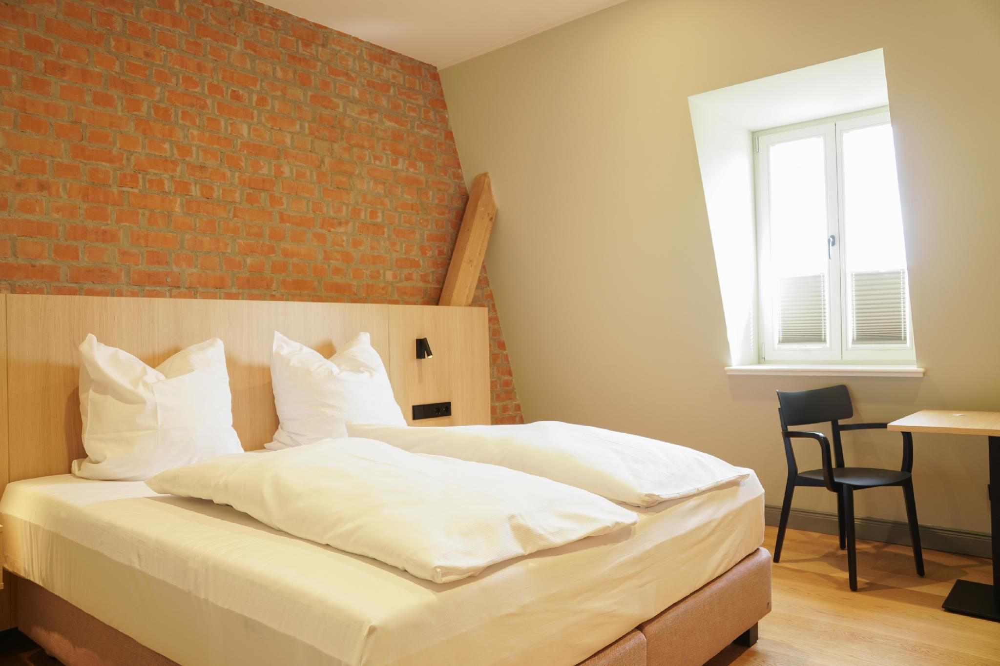 Standard-Doppelzimmer-Gartenblick-Ensuite