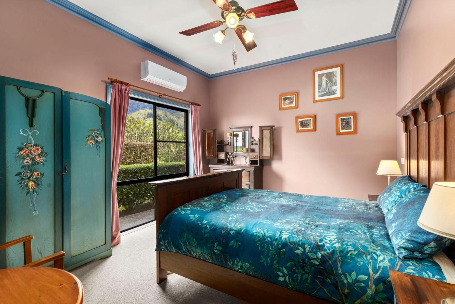 Queen Room with Garden View