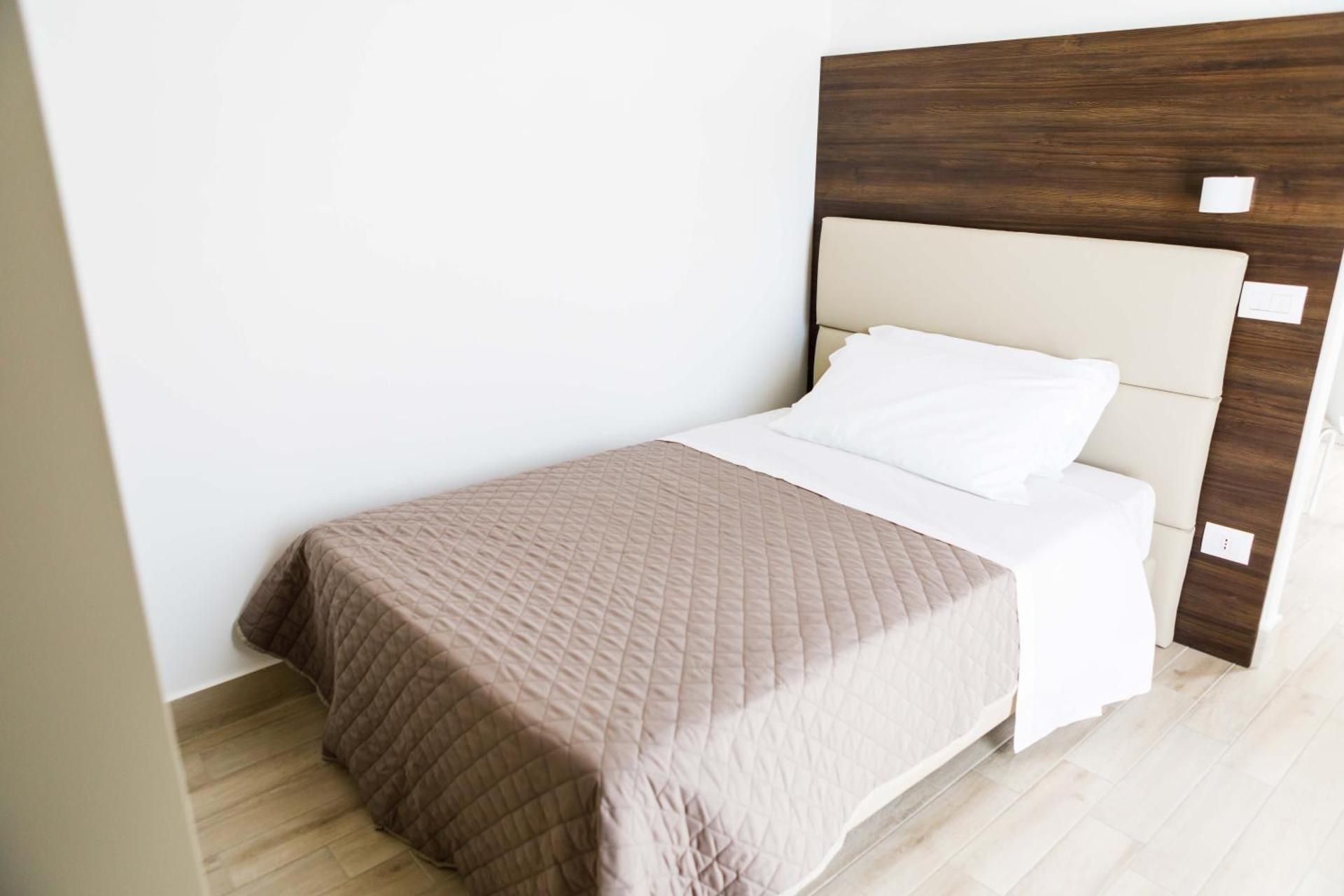 Large Single Room